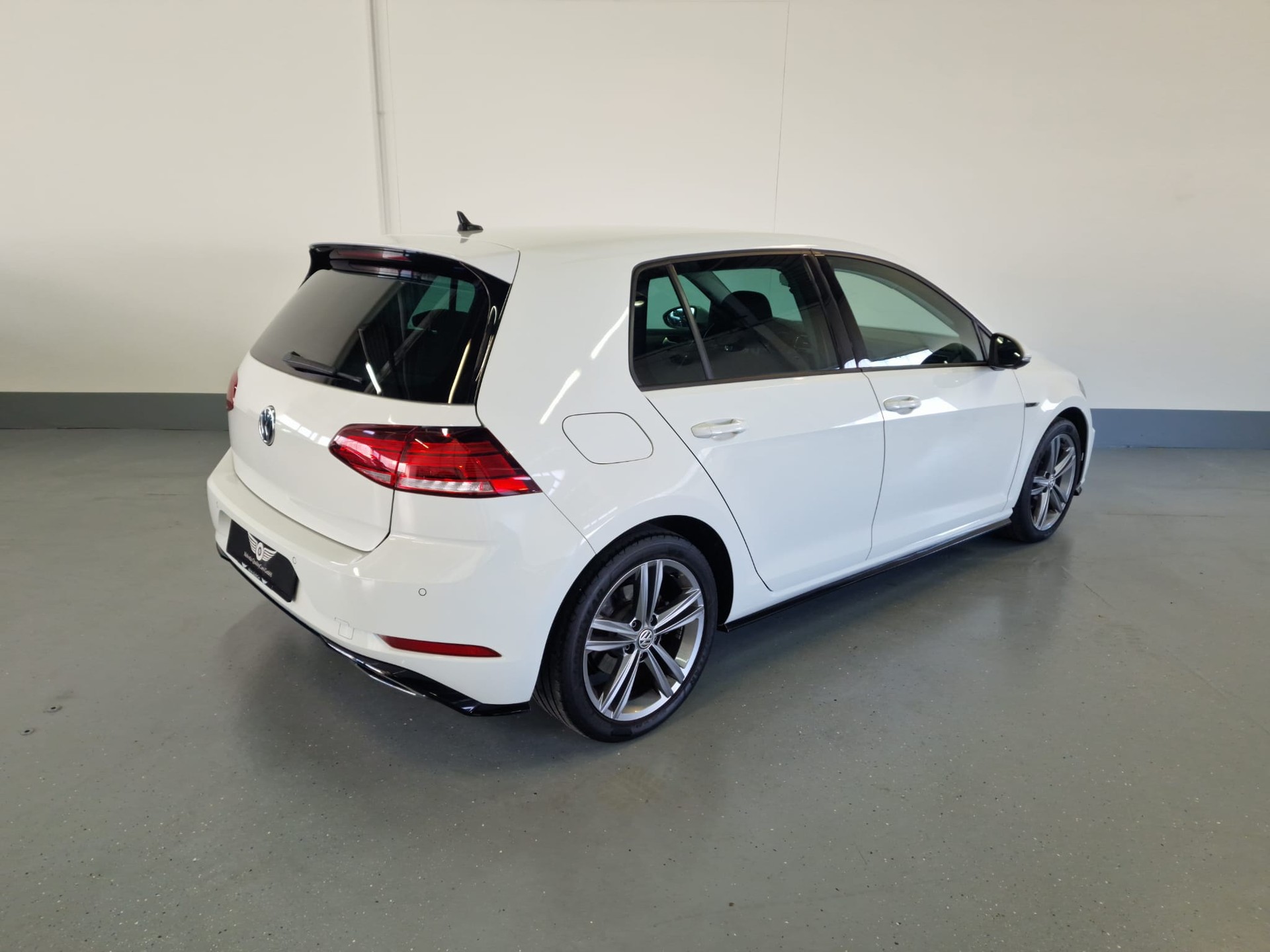 VW Golf 1.5 TSI EVO Highline R-Line-image-6