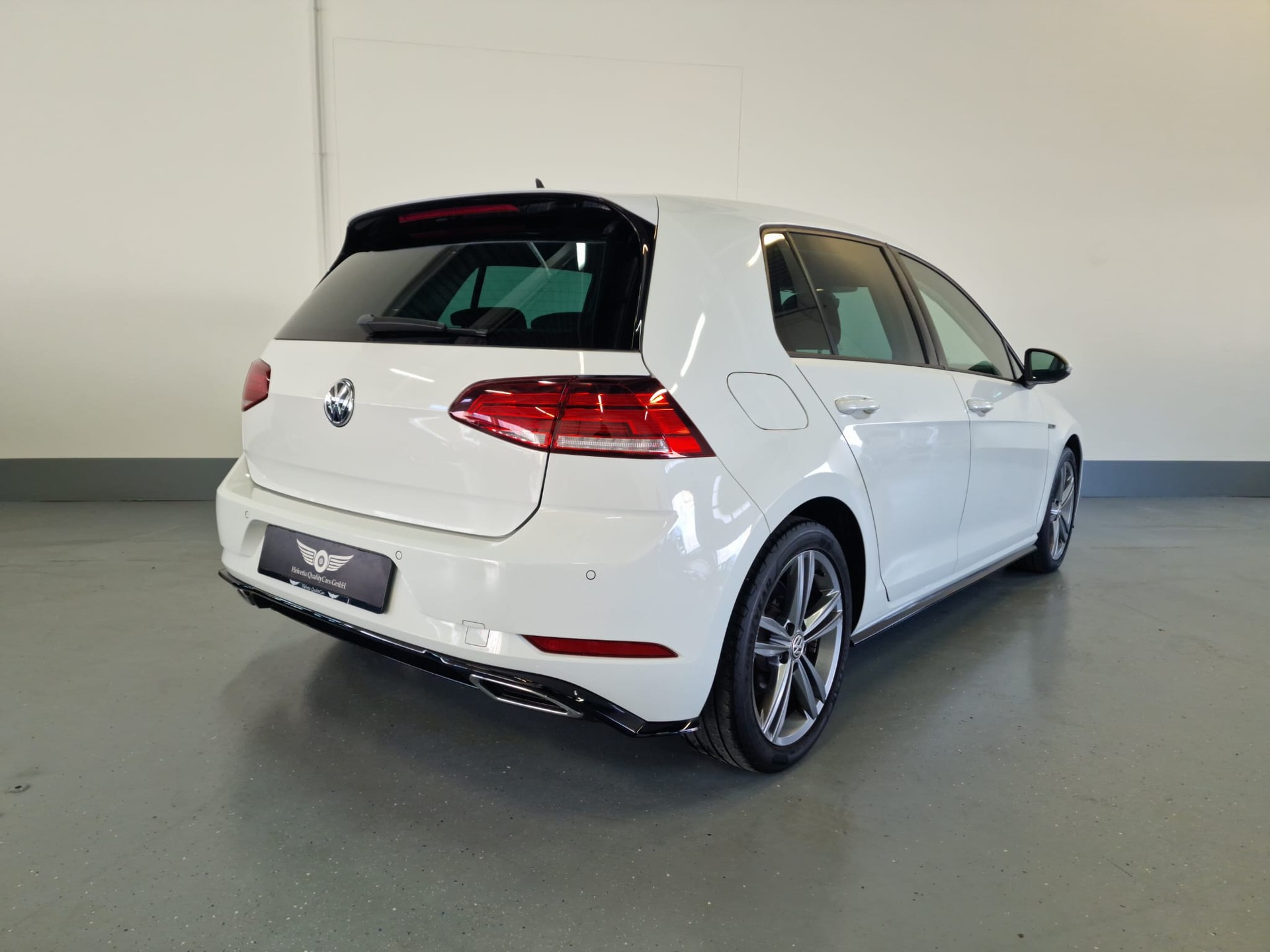 VW Golf 1.5 TSI EVO Highline R-Line-image-8