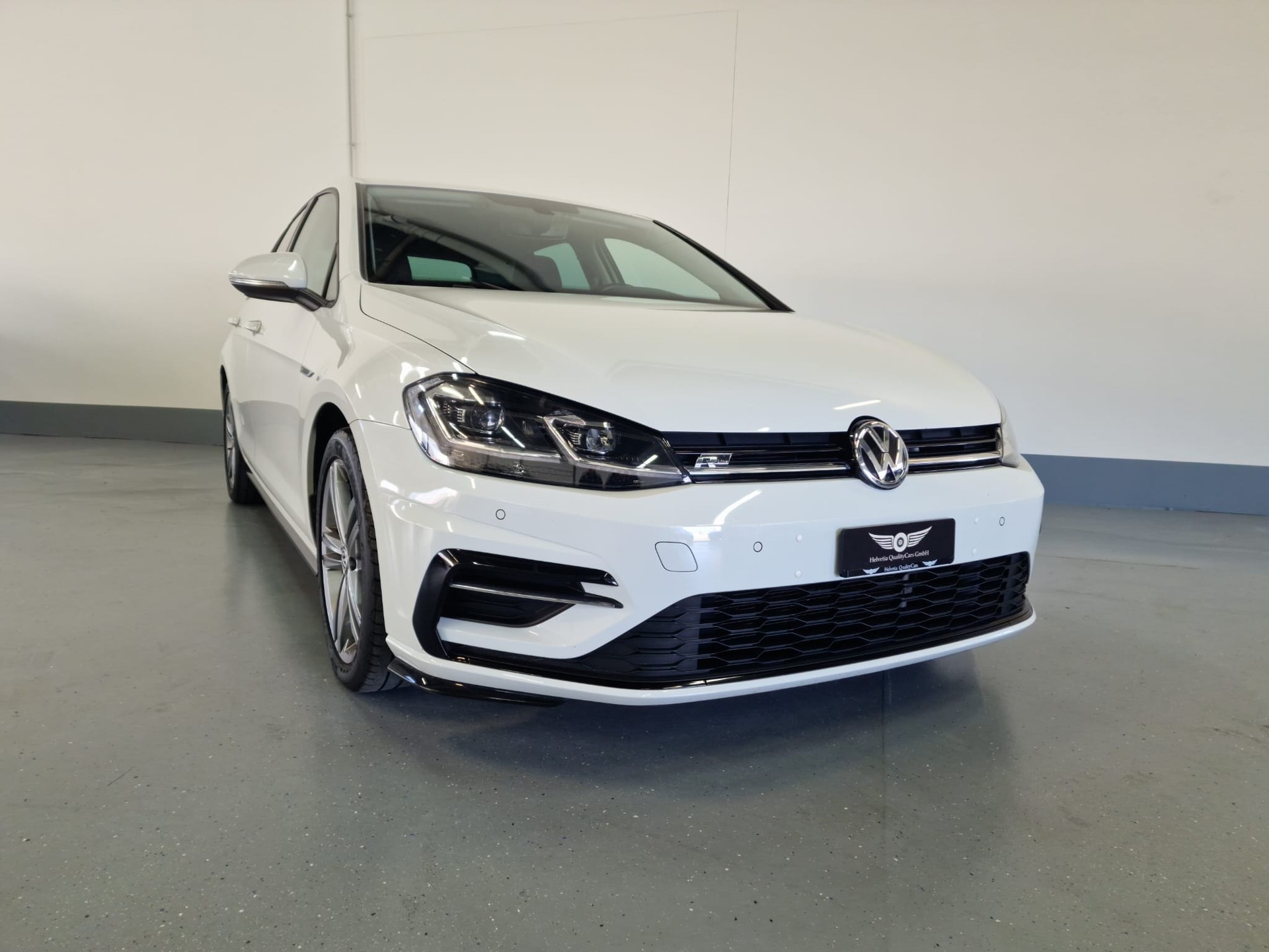 VW Golf 1.5 TSI EVO Highline R-Line-image-3