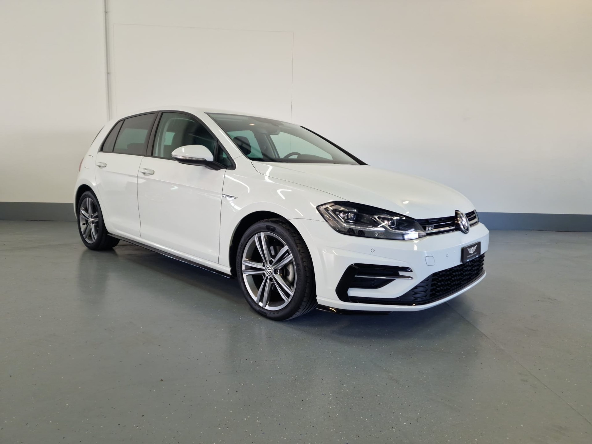 VW Golf 1.5 TSI EVO Highline R-Line-image-2