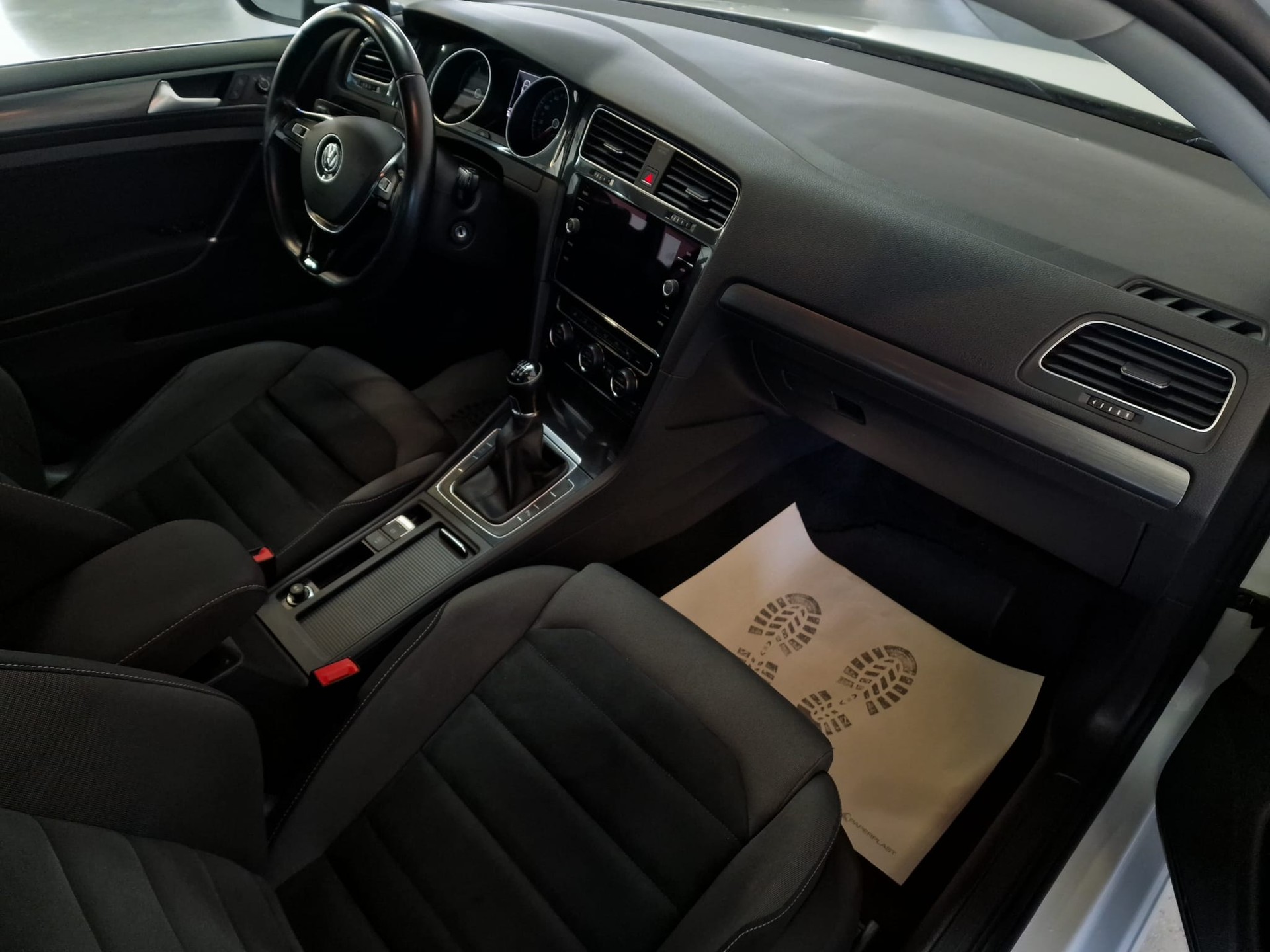 VW Golf 1.5 TSI EVO Highline R-Line-image-19
