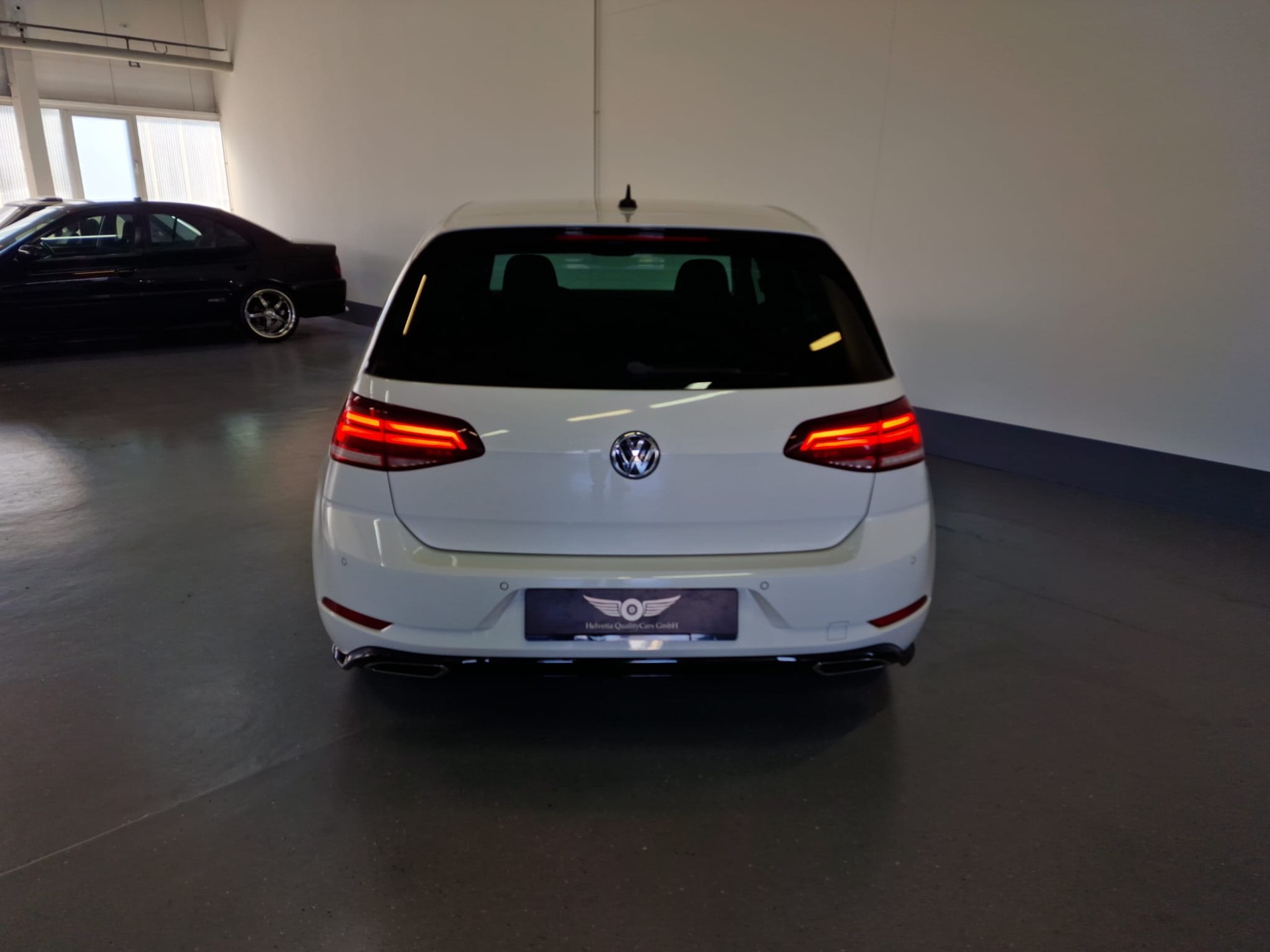 VW Golf 1.5 TSI EVO Highline R-Line-image-15