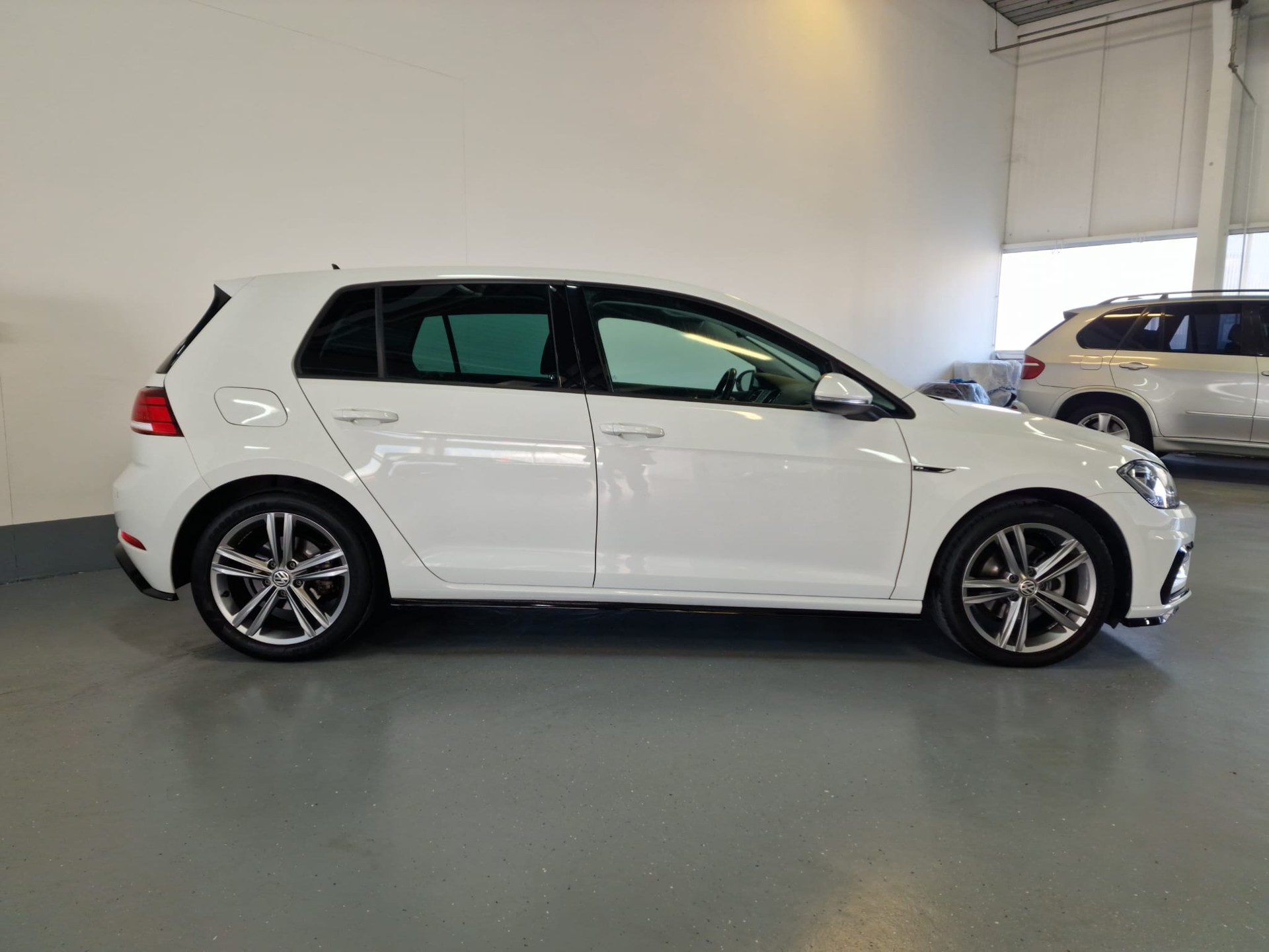 VW Golf 1.5 TSI EVO Highline R-Line-image-9
