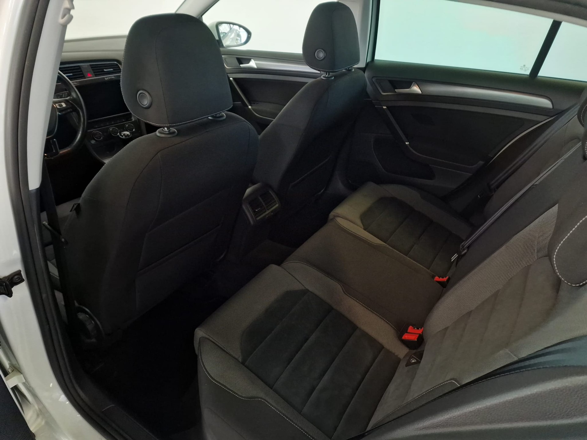 VW Golf 1.5 TSI EVO Highline R-Line-image-20