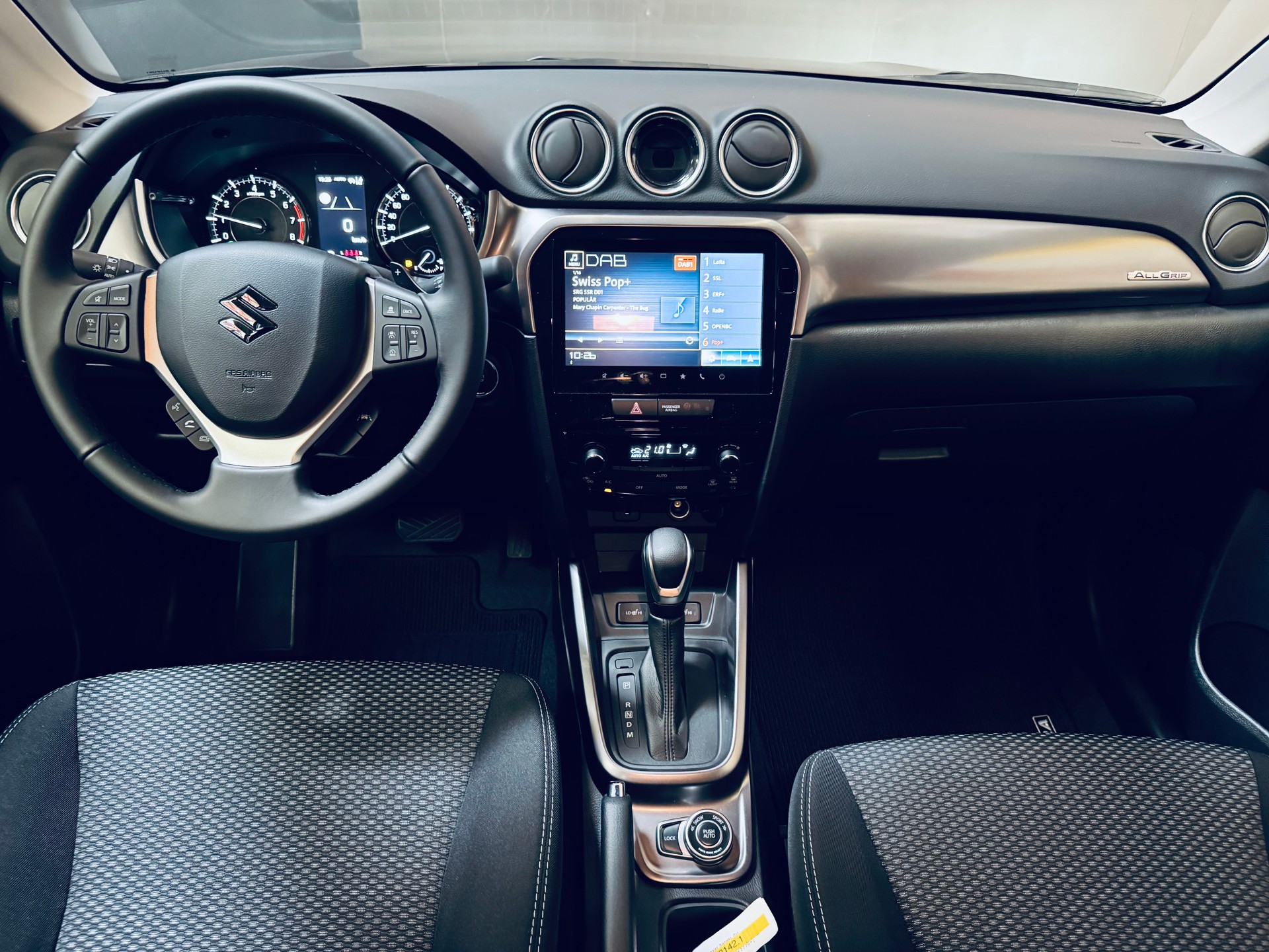 SUZUKI Vitara 1.4 Boosterjet Compact + 4x4 Hybrid-image-14