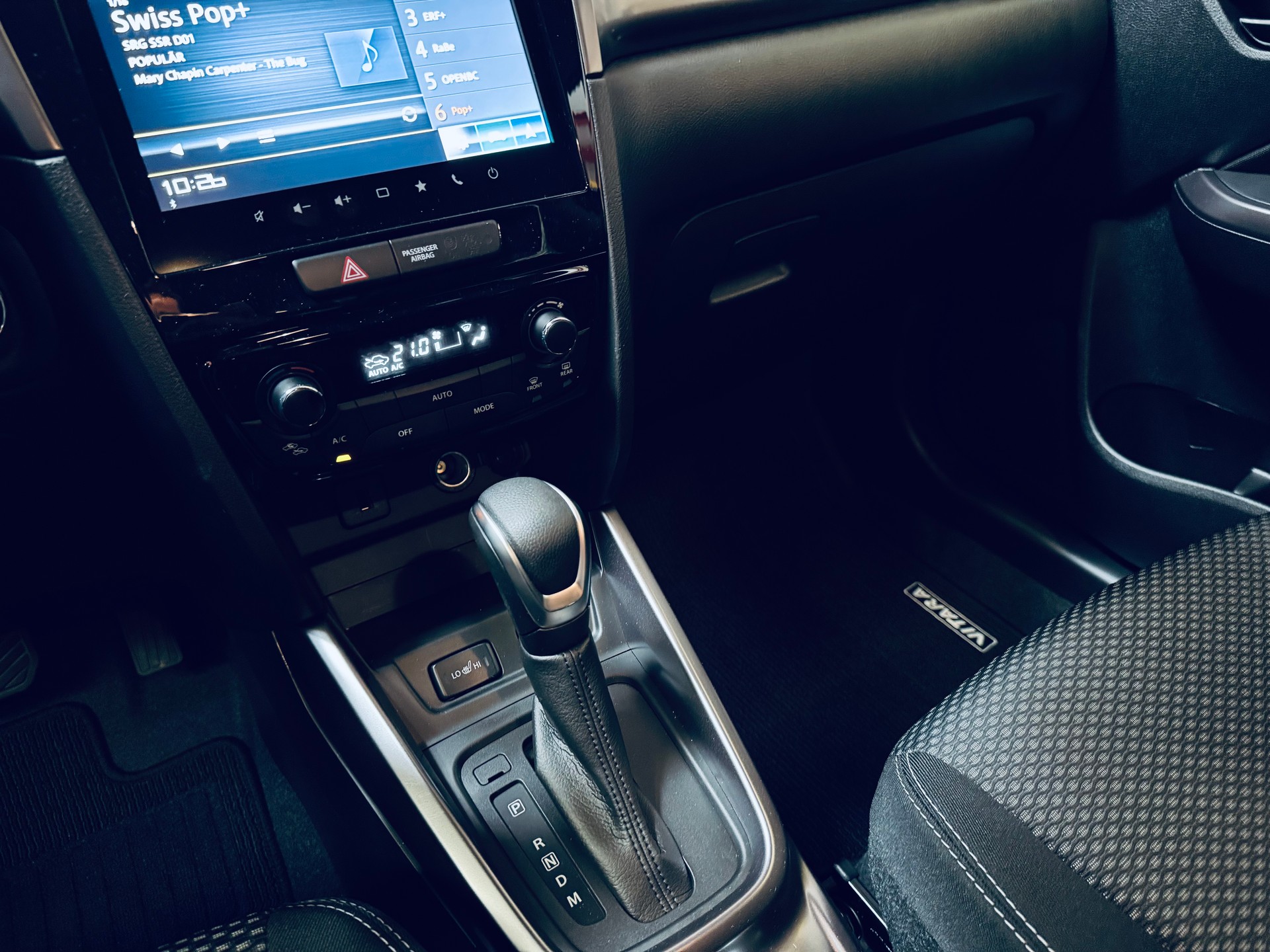 SUZUKI Vitara 1.4 Boosterjet Compact + 4x4 Hybrid-image-16