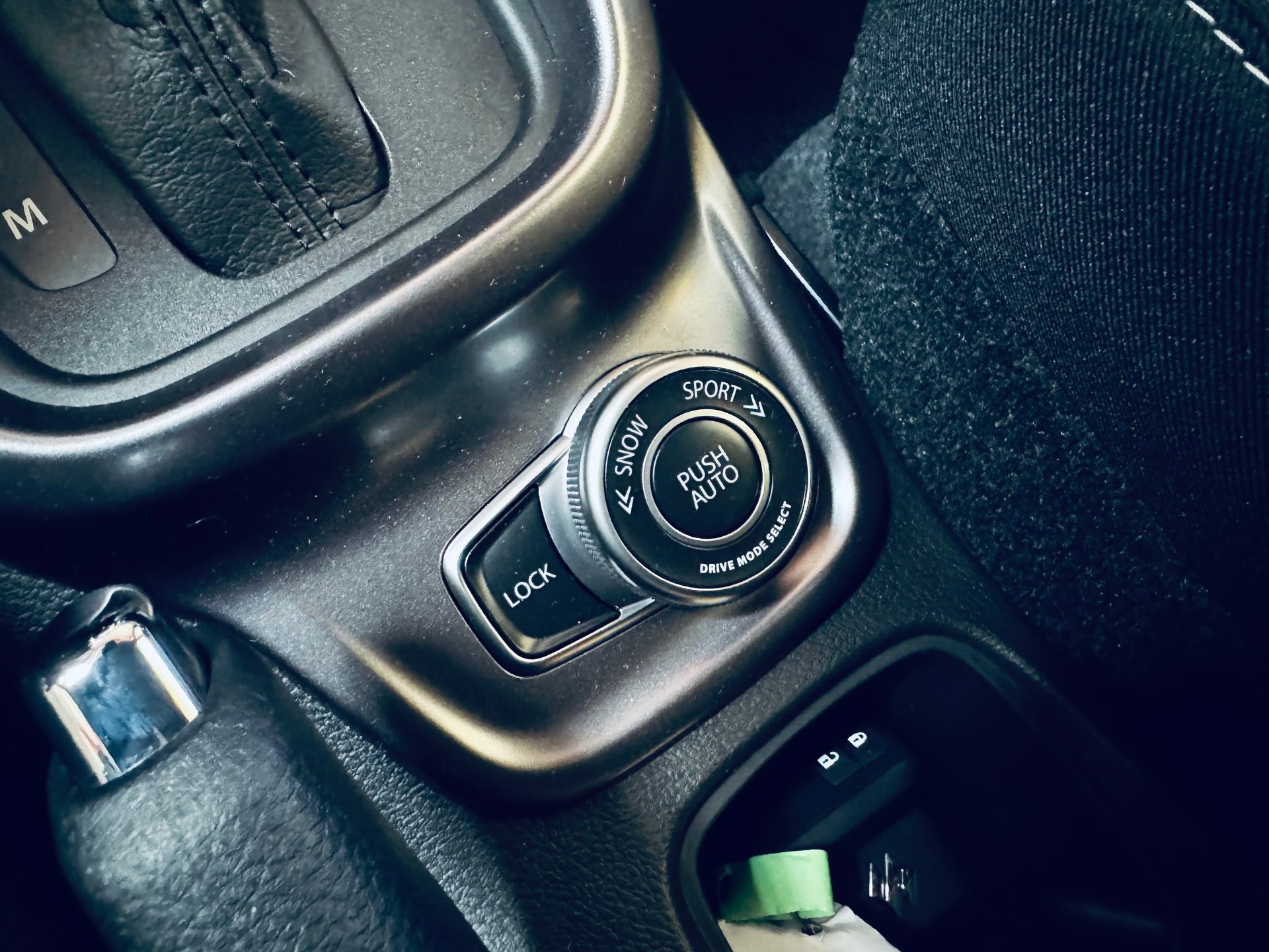 SUZUKI Vitara 1.4 Boosterjet Compact + 4x4 Hybrid-image-23