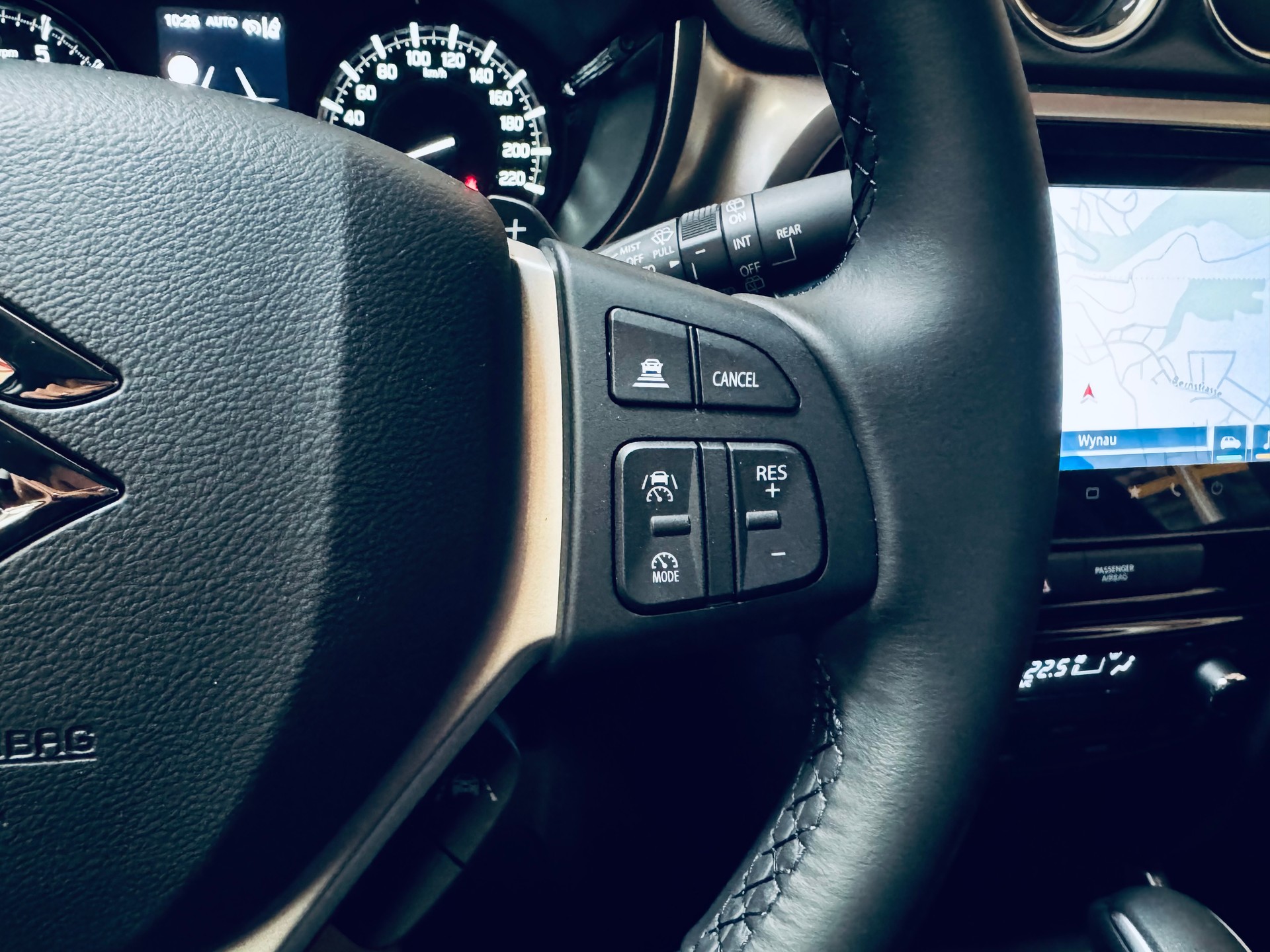 SUZUKI Vitara 1.4 Boosterjet Compact + 4x4 Hybrid-image-20