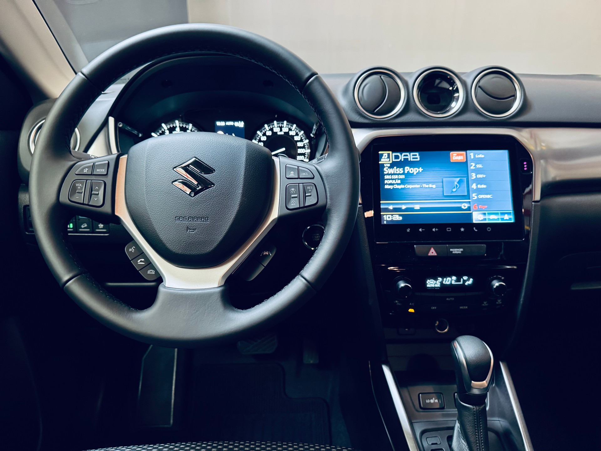 SUZUKI Vitara 1.4 Boosterjet Compact + 4x4 Hybrid-image-15