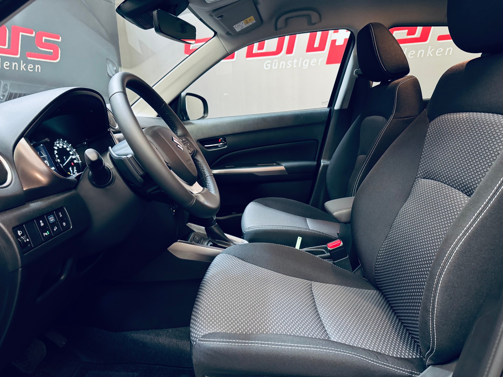 SUZUKI Vitara 1.4 Boosterjet Compact + 4x4 Hybrid-image-11