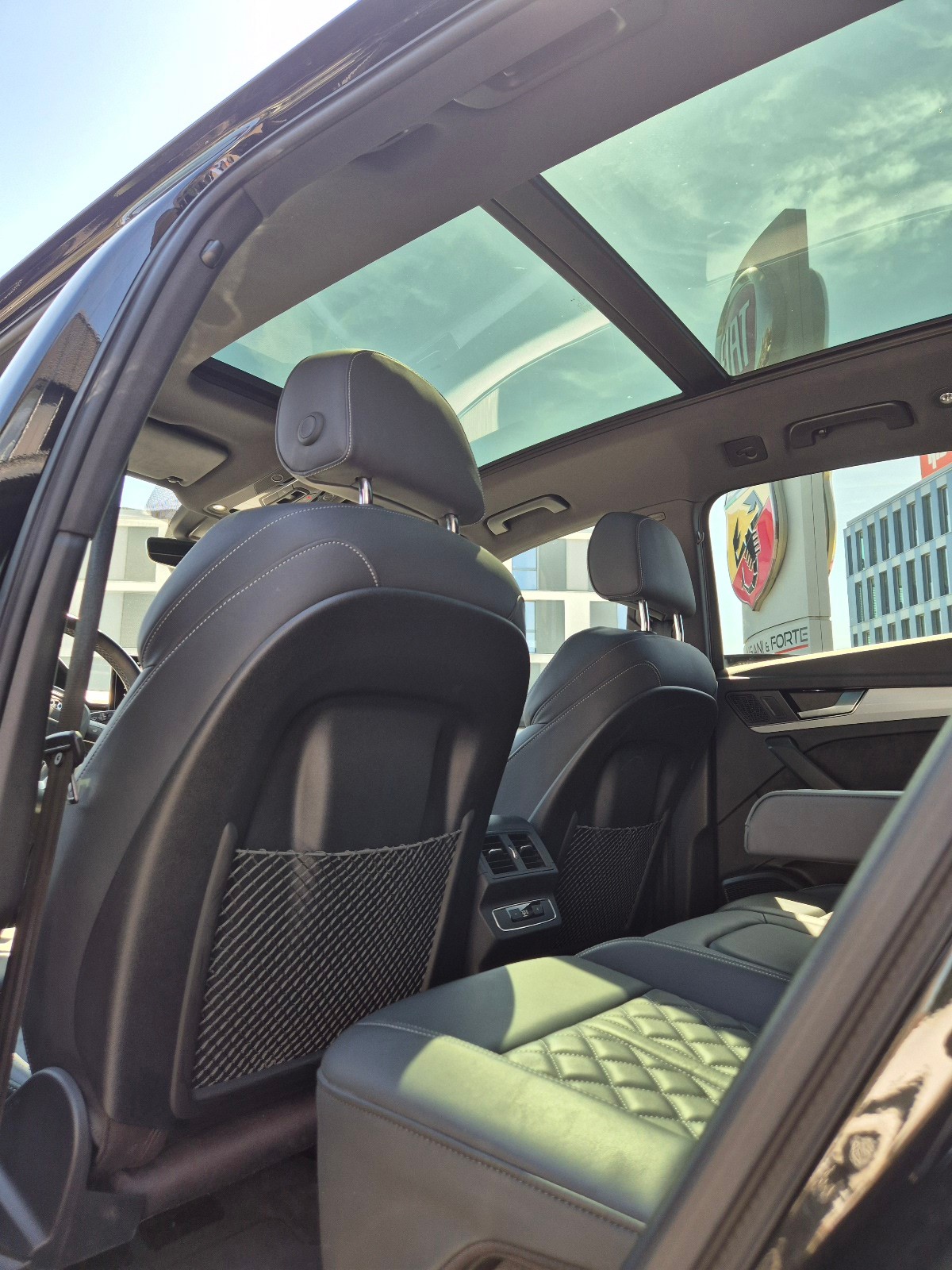 AUDI Q5 45 TFSI Black Edition quattro S-tronic-image-11