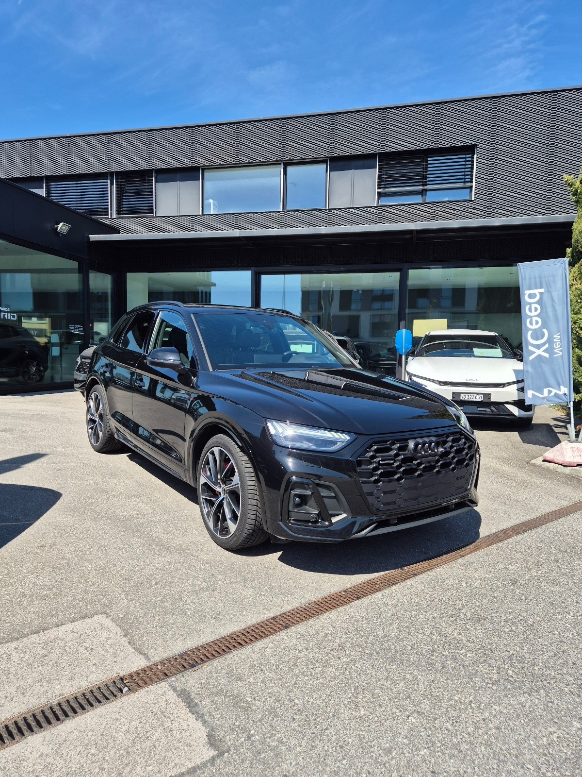AUDI Q5 45 TFSI Black Edition quattro S-tronic-image-1