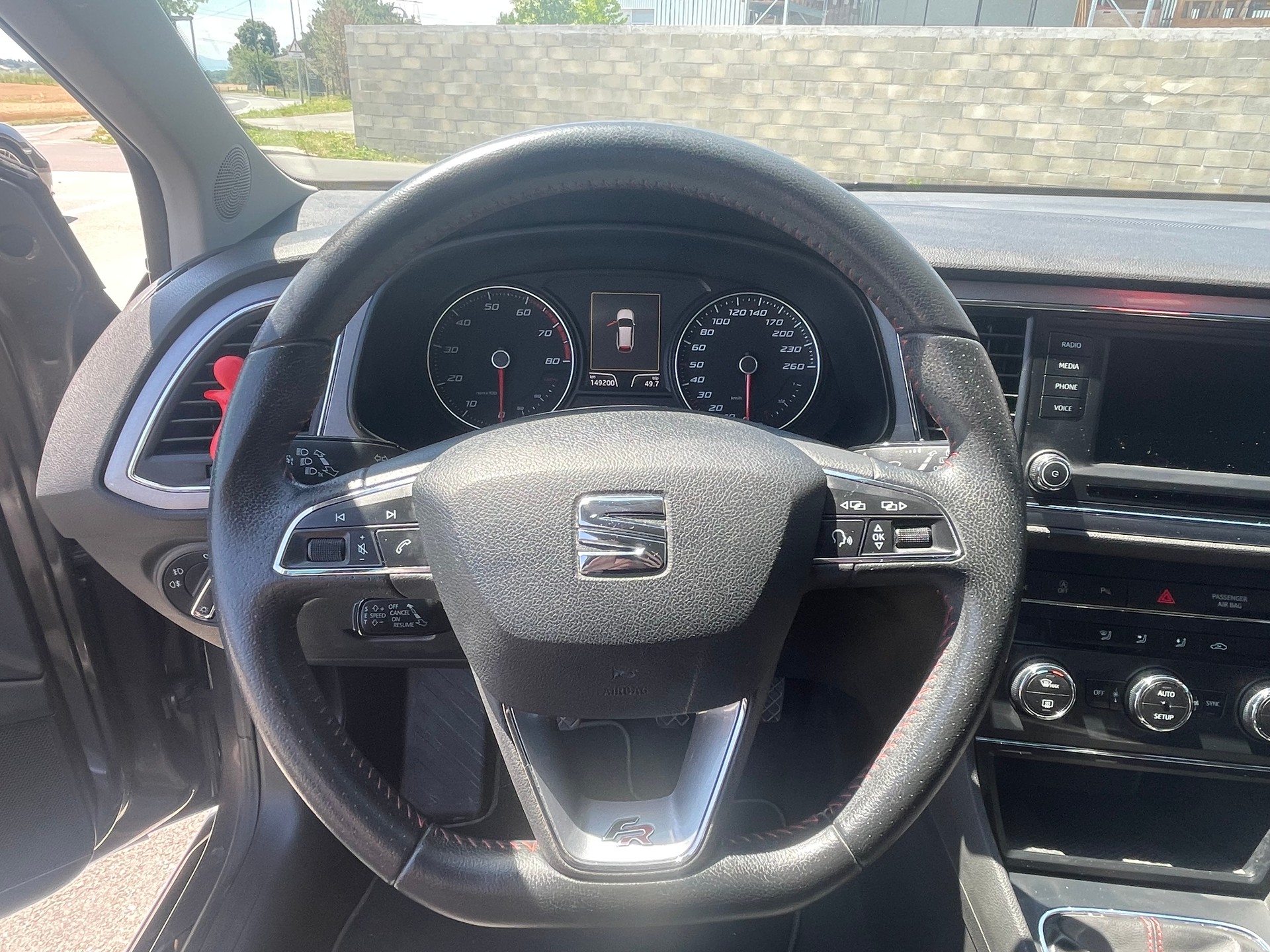 SEAT Leon ST 1.4 TSI FR-image-9