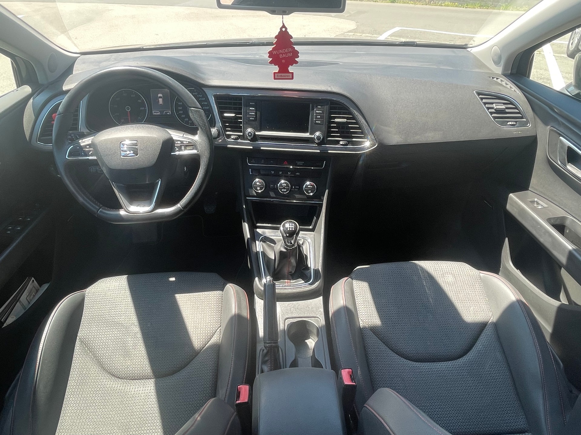 SEAT Leon ST 1.4 TSI FR-image-8