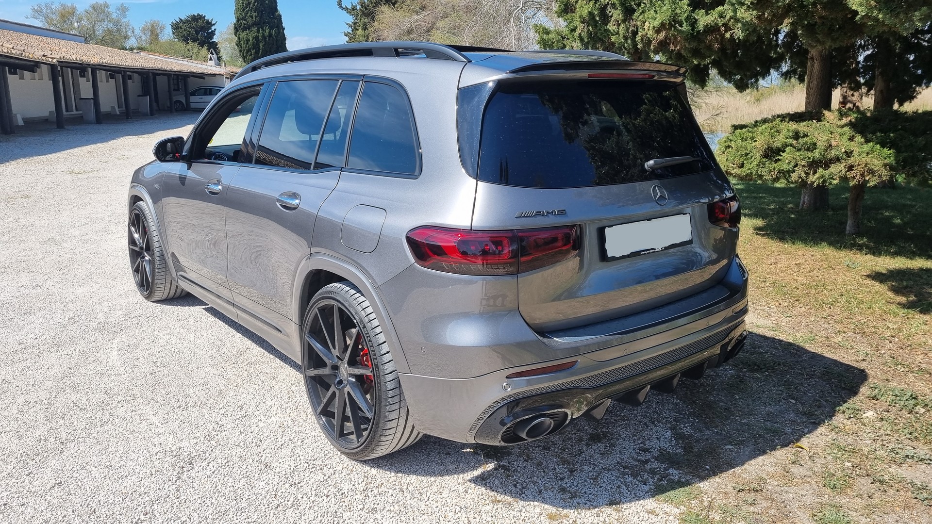 MERCEDES-BENZ GLB 35 AMG 4 MATIC 8G-Tronic-image-4