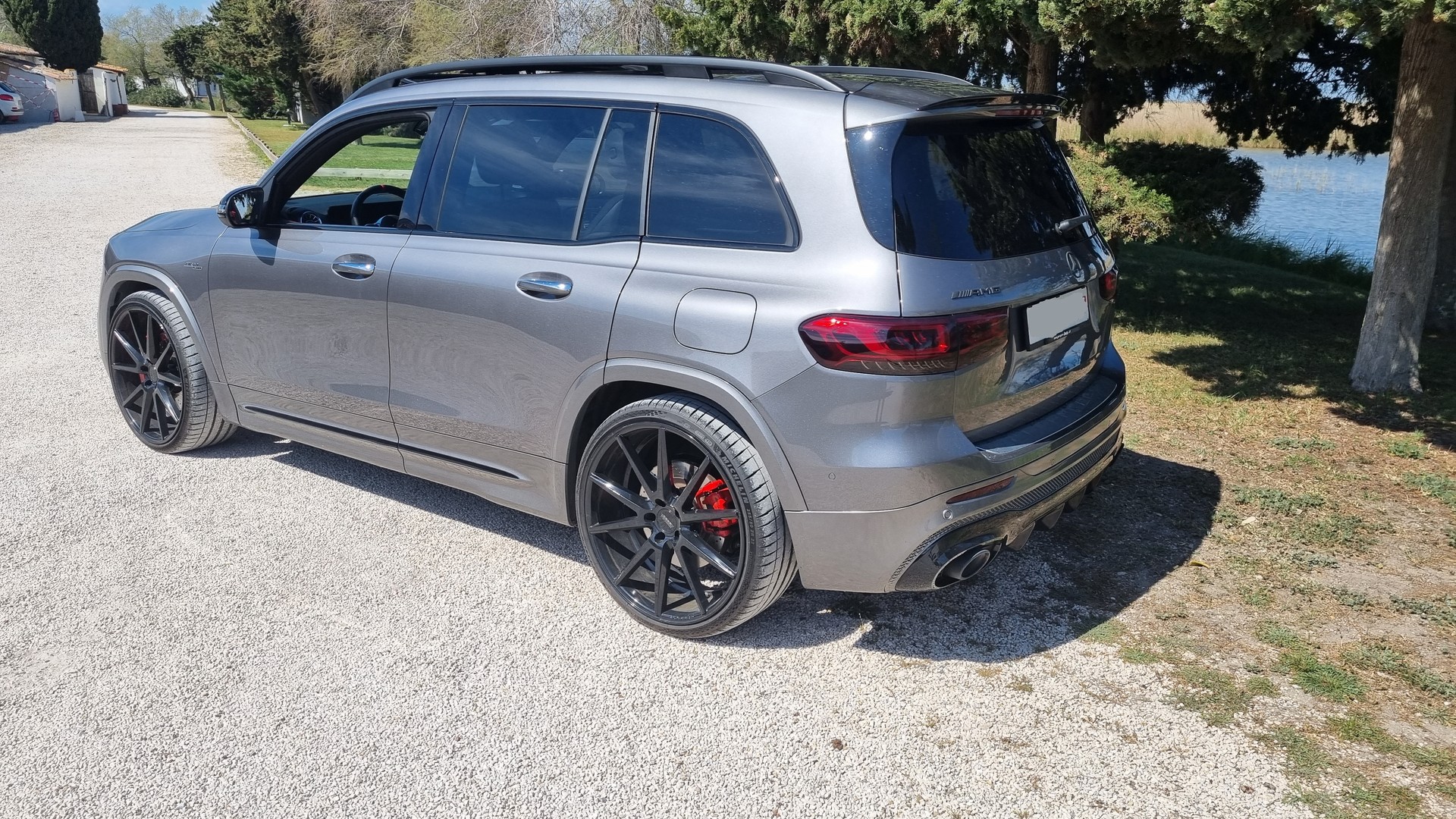 MERCEDES-BENZ GLB 35 AMG 4 MATIC 8G-Tronic-image-3