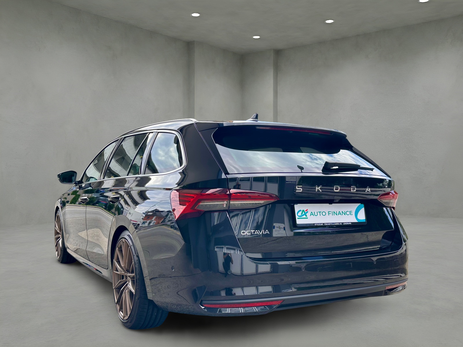 SKODA Octavia Combi 2.0 TDI DSG Selection-image-12