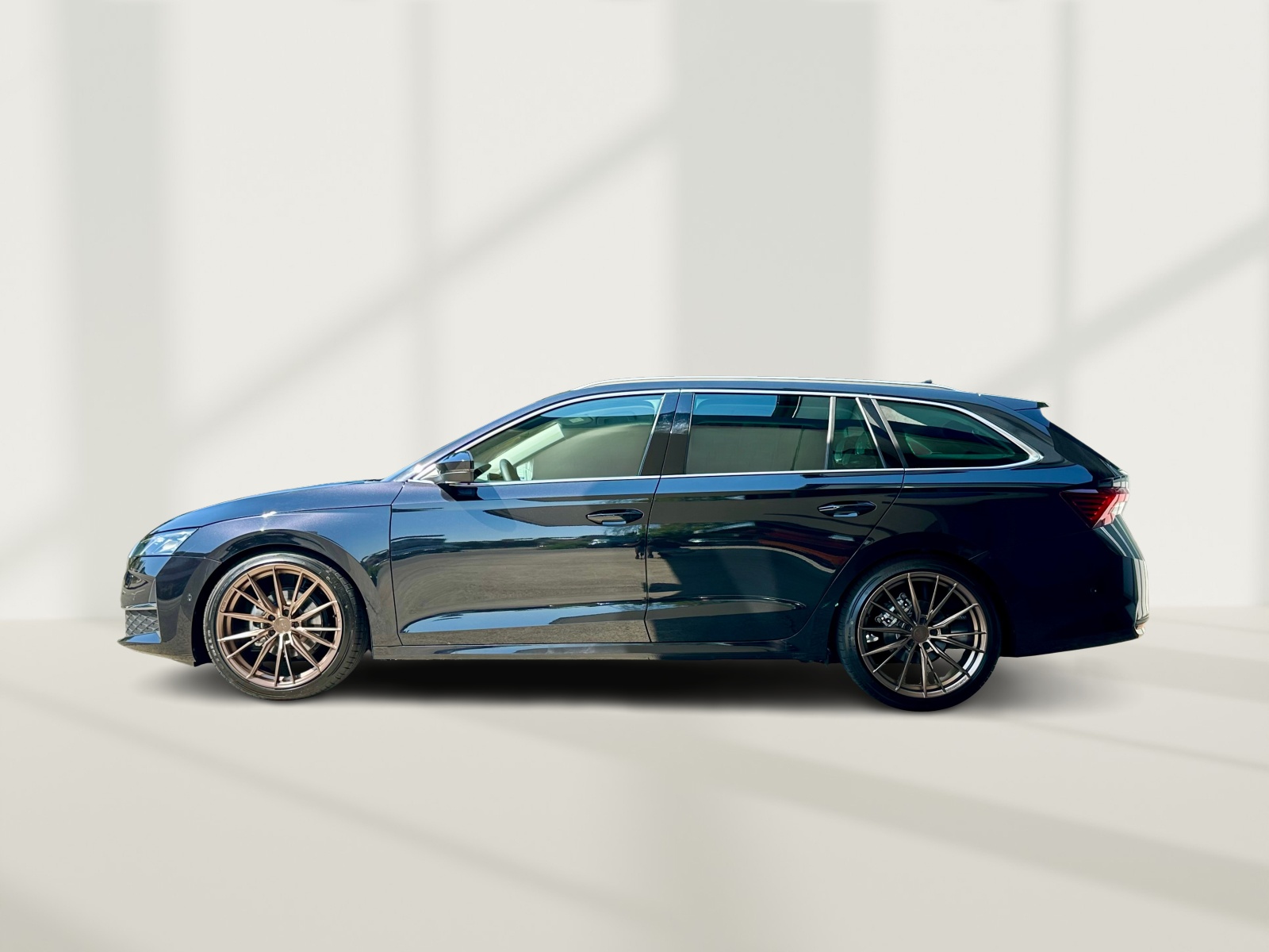 SKODA Octavia Combi 2.0 TDI DSG Selection-image-7