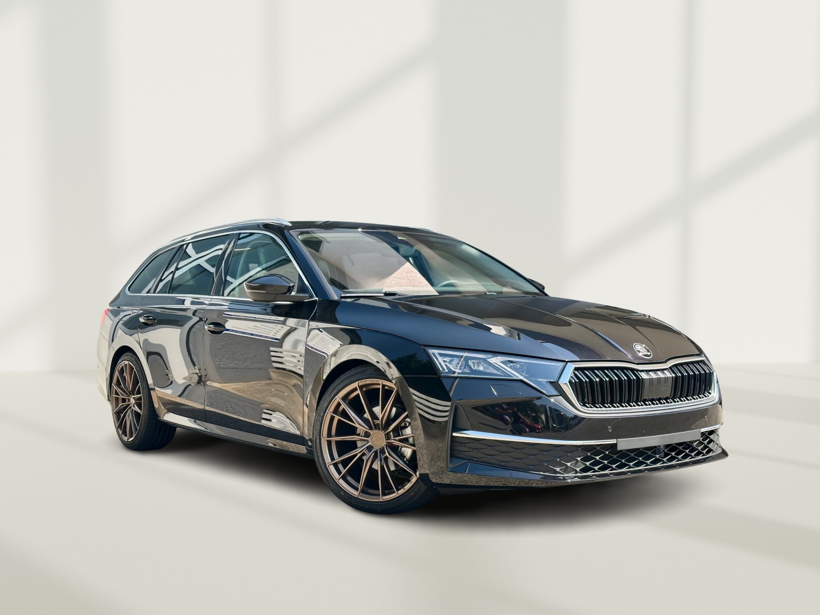 SKODA Octavia Combi 2.0 TDI DSG Selection-image-0
