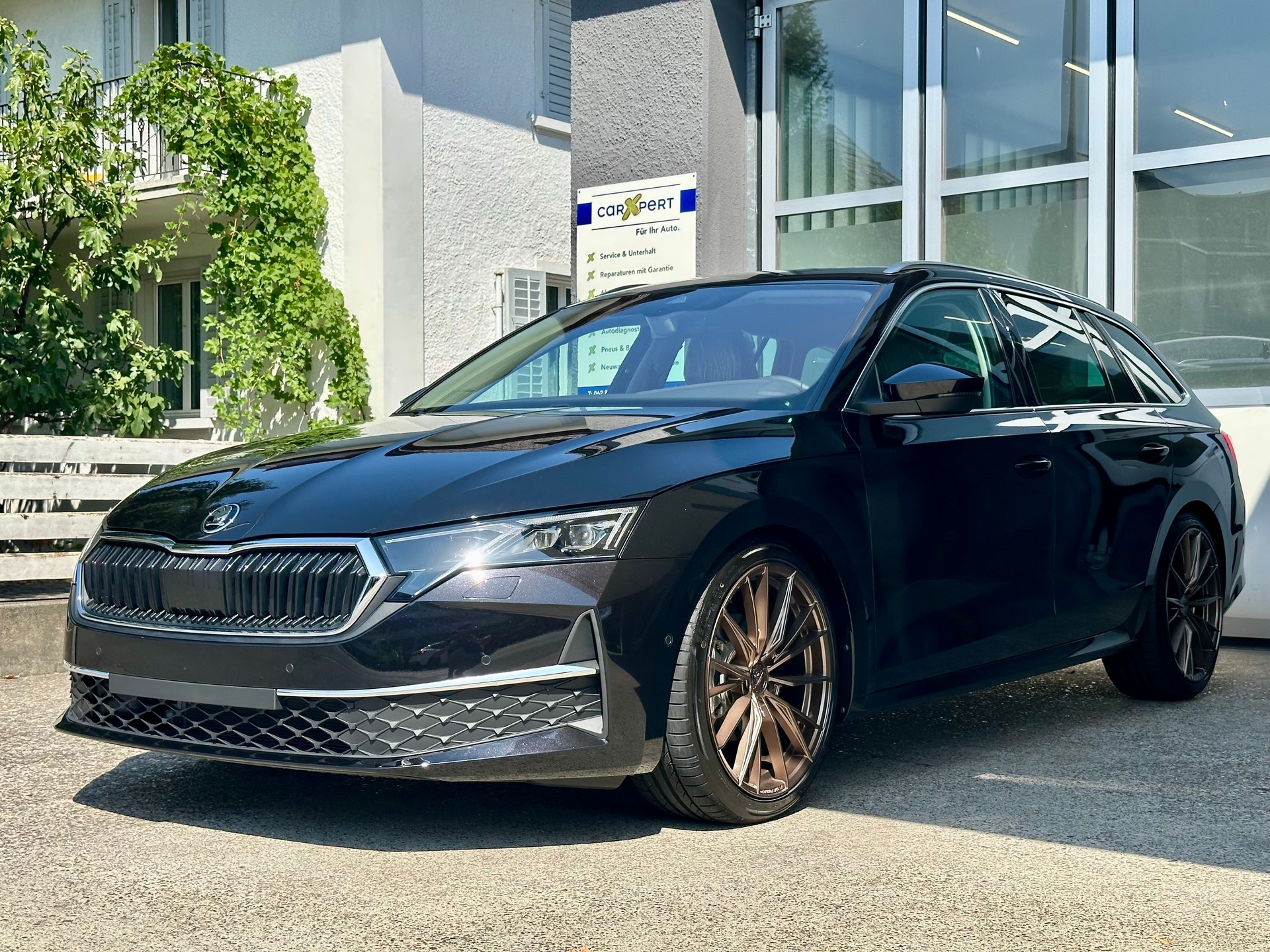 SKODA Octavia Combi 2.0 TDI DSG Selection-image-1