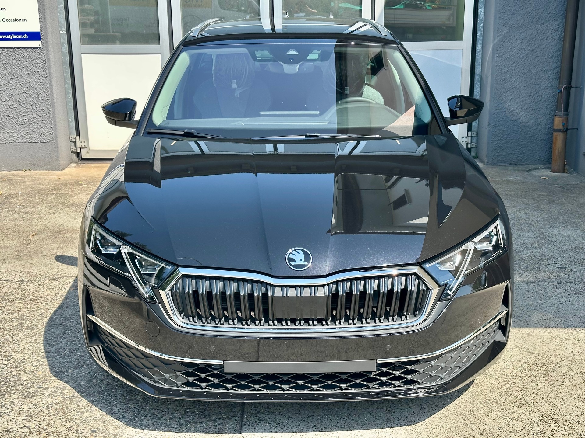SKODA Octavia Combi 2.0 TDI DSG Selection-image-2