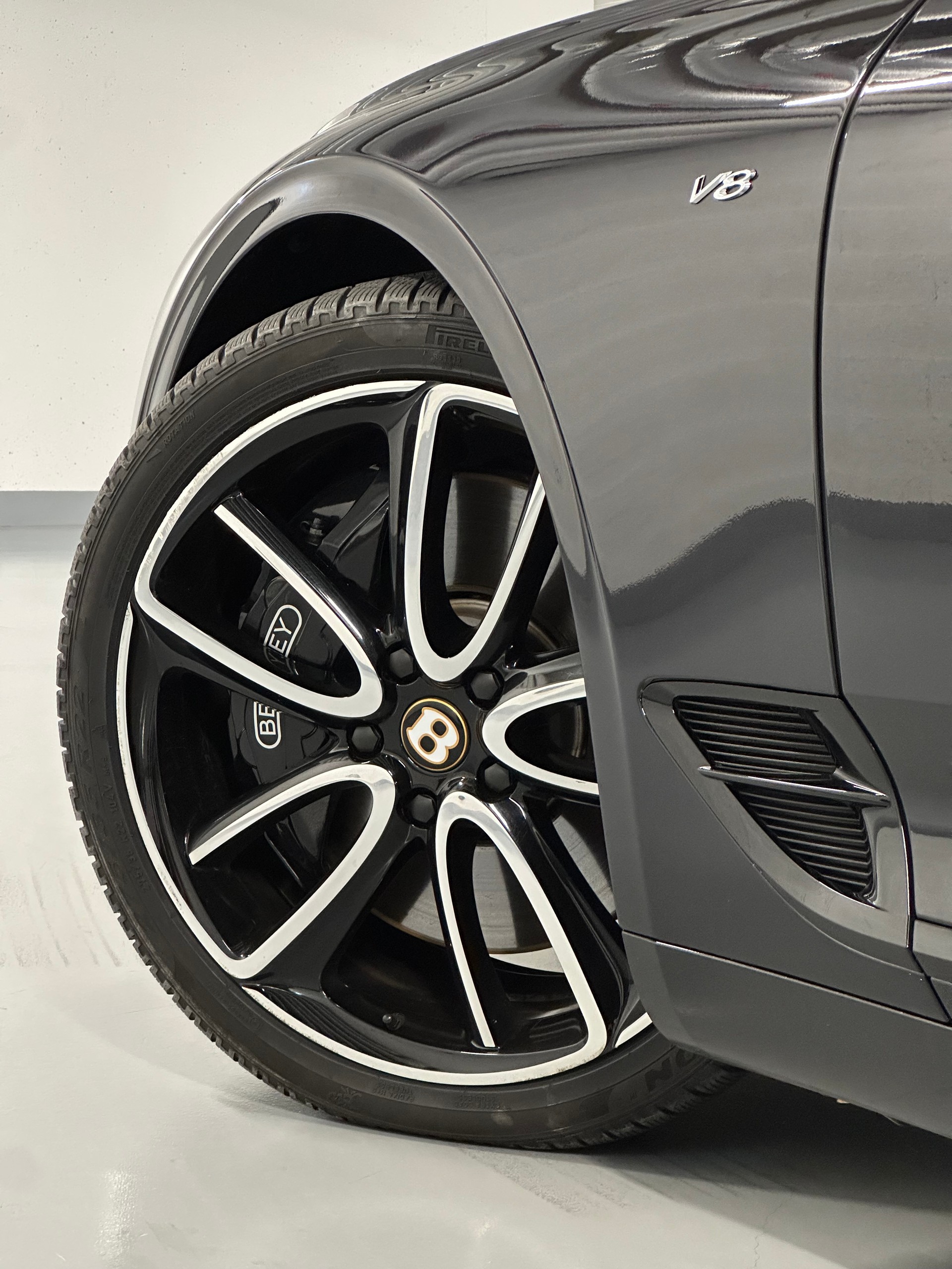 BENTLEY Continental GT 4.0 V8-image-22