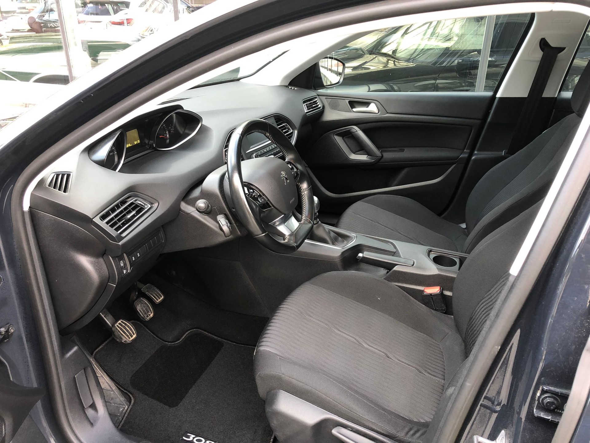 PEUGEOT 308 1.2 Pure Tech Style-image-7