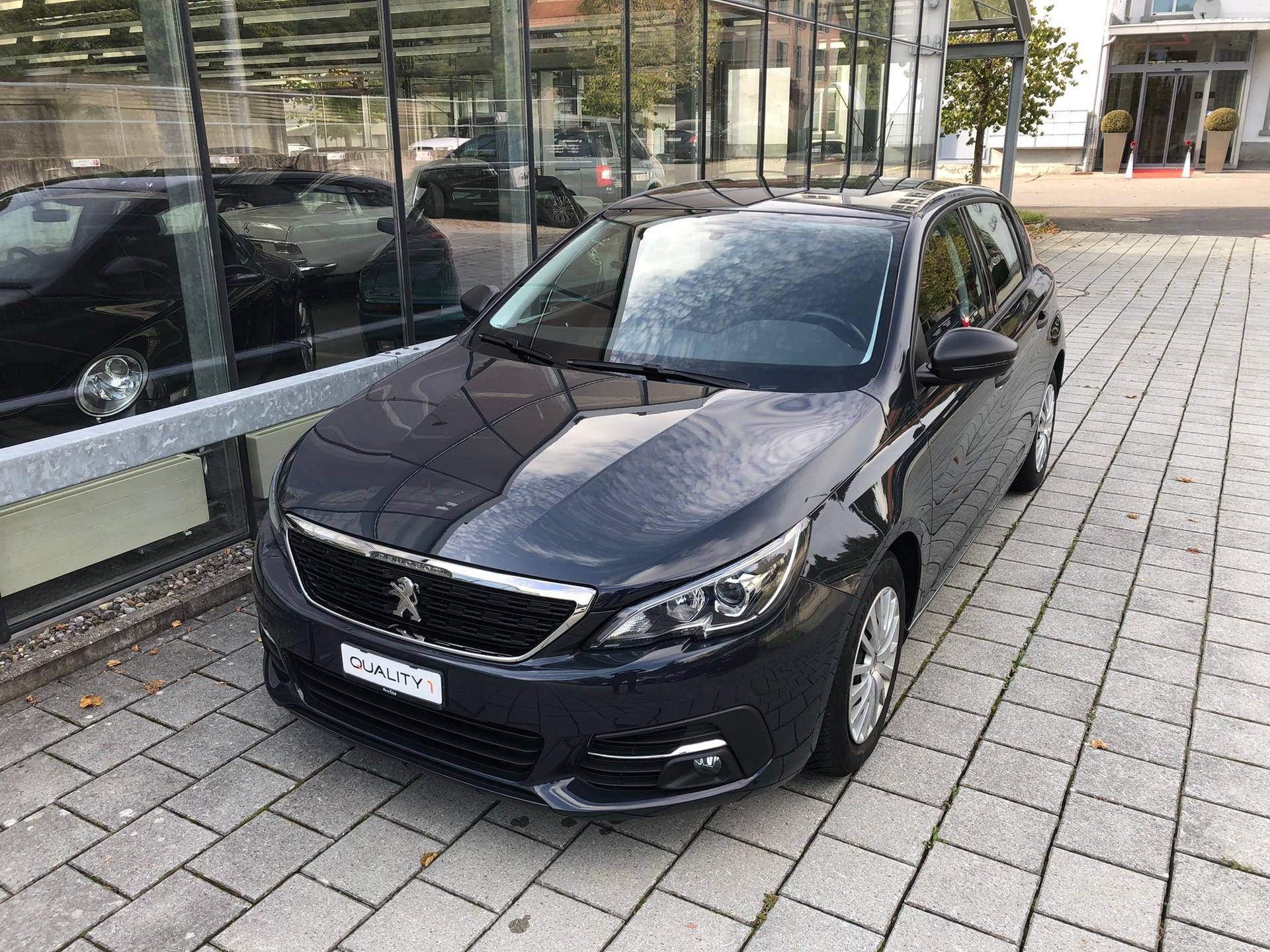 PEUGEOT 308 1.2 Pure Tech Style-image-1