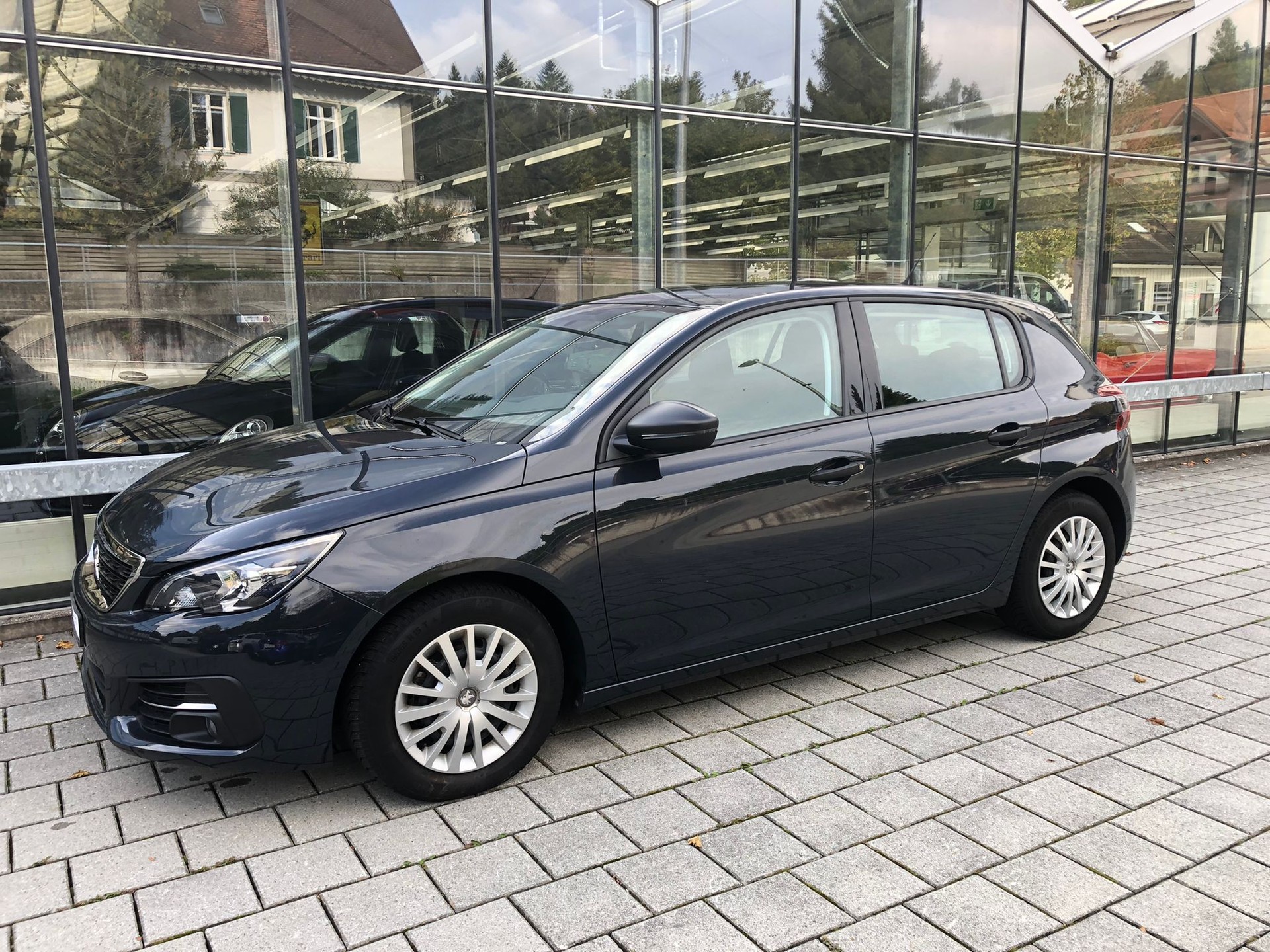 PEUGEOT 308 1.2 Pure Tech Style-image-2