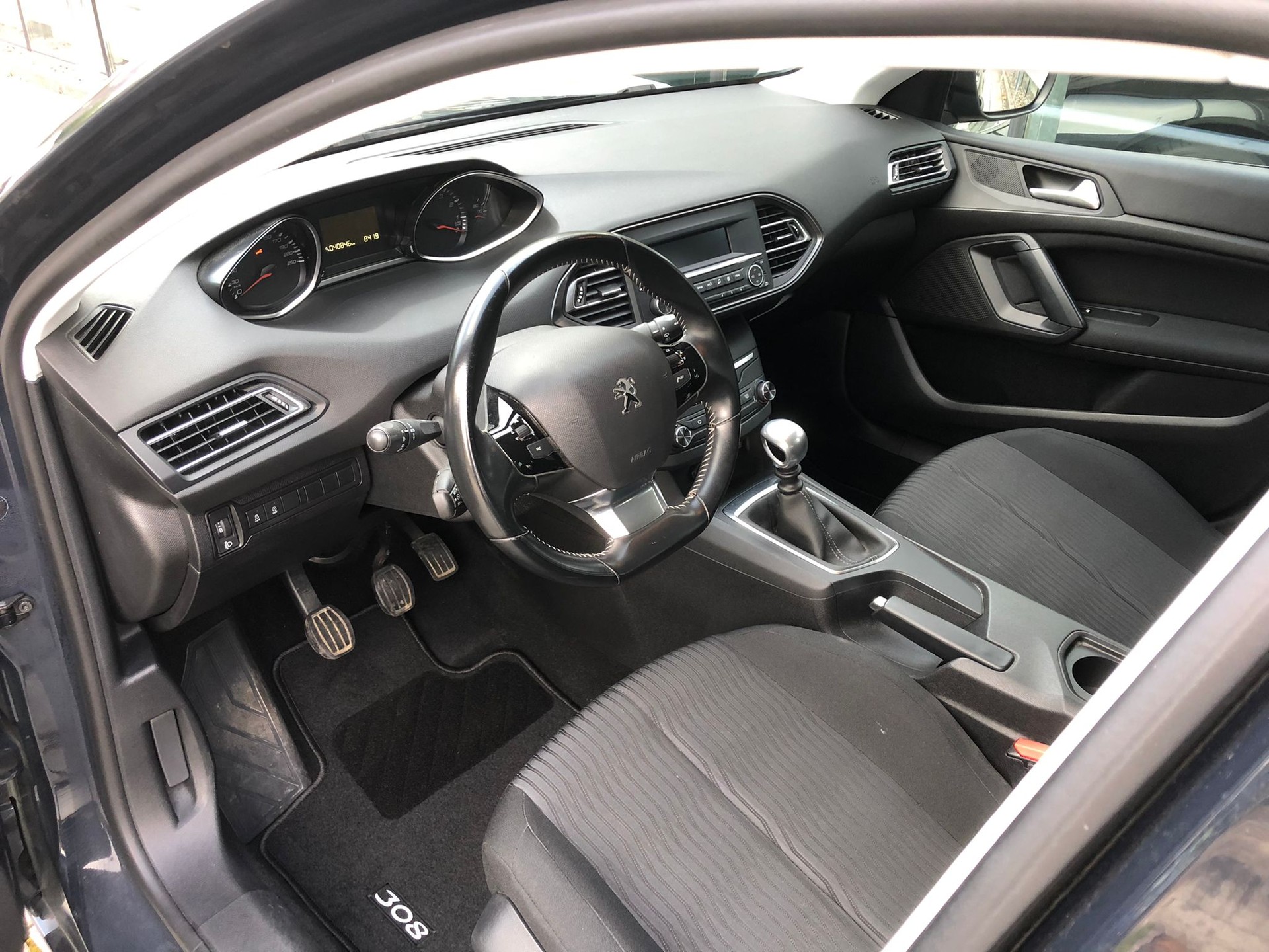 PEUGEOT 308 1.2 Pure Tech Style-image-6