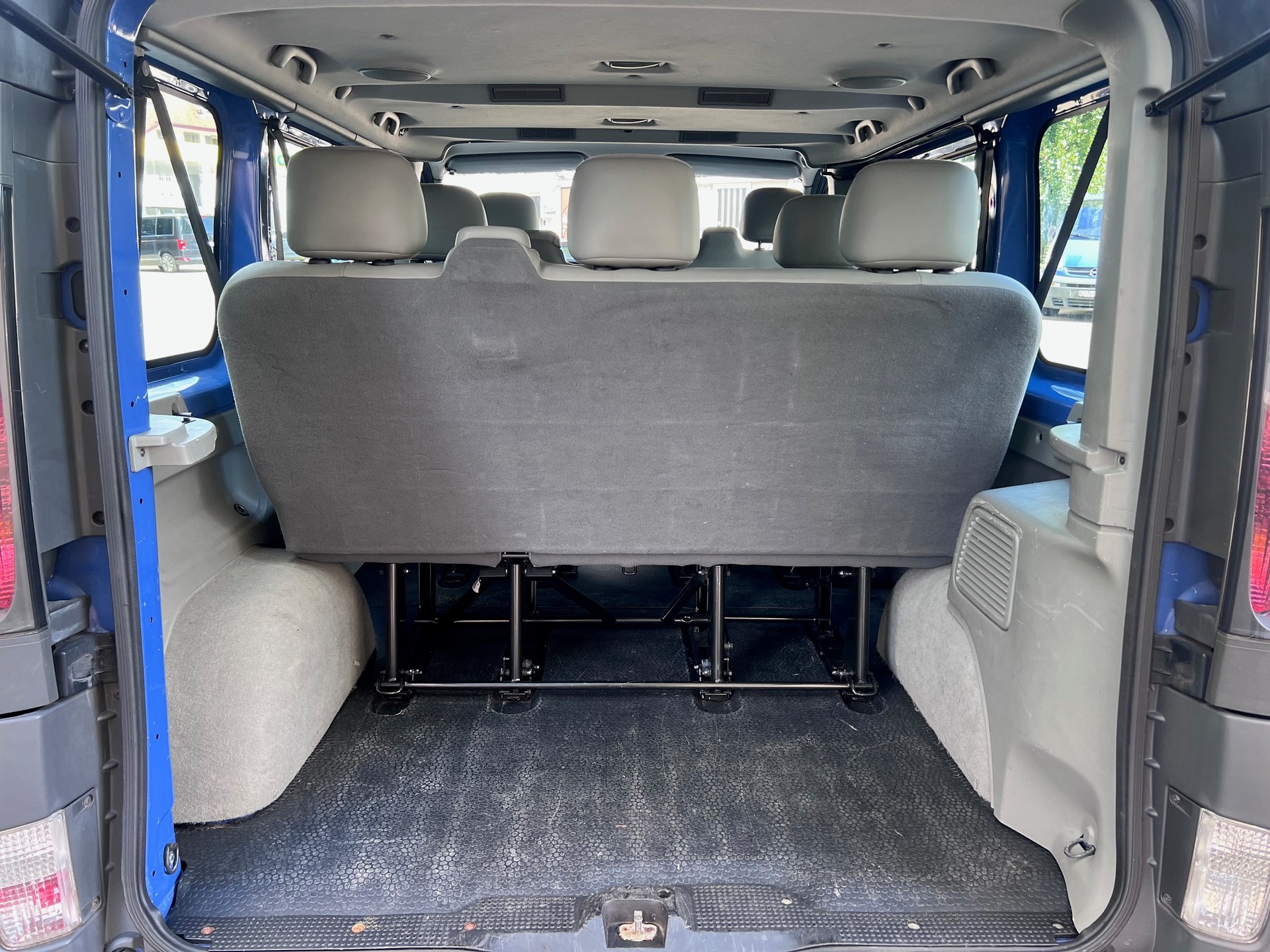OPEL Vivaro 2.5 CDTI 2.7t-image-2