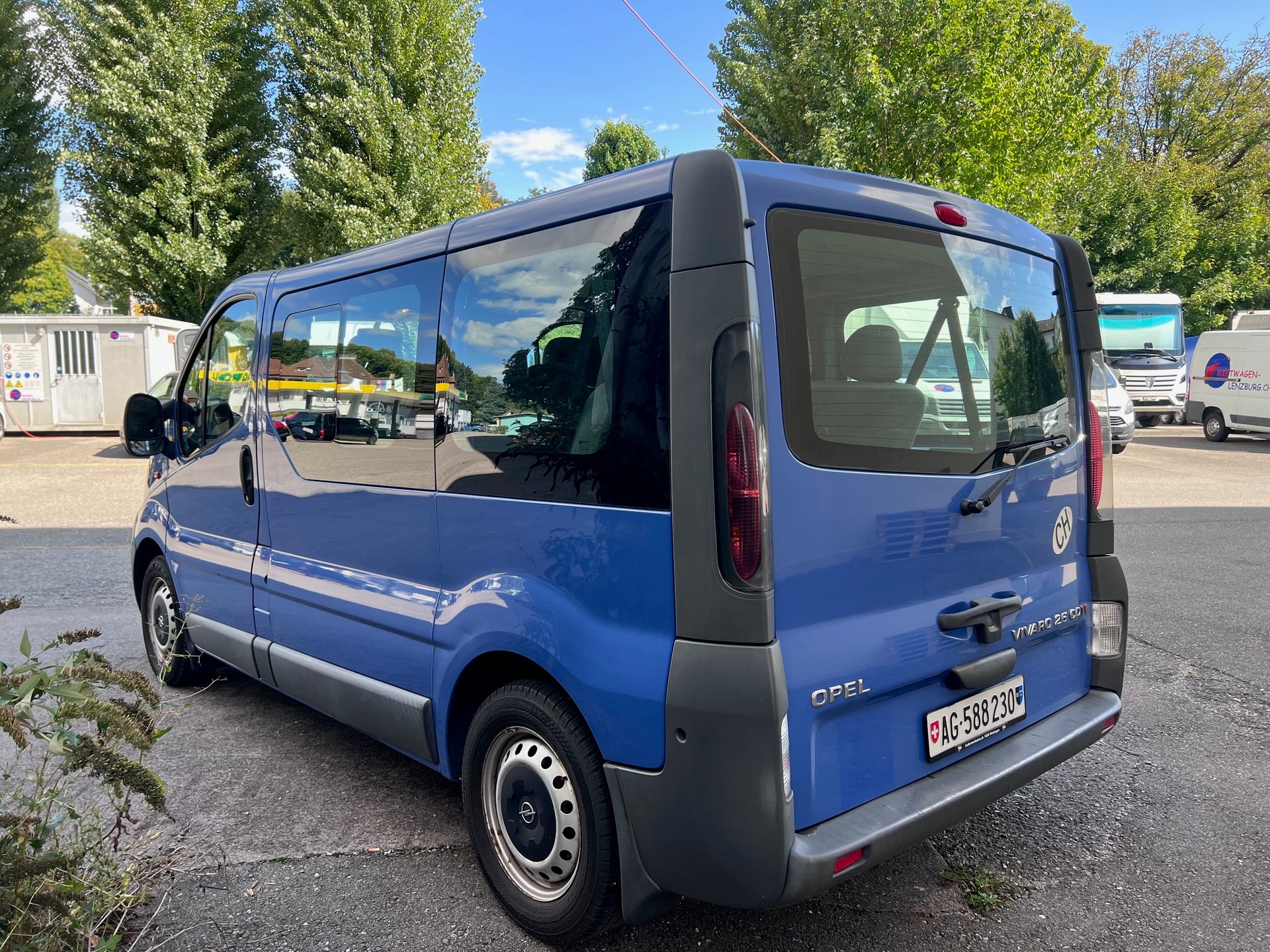 OPEL Vivaro 2.5 CDTI 2.7t-image-1