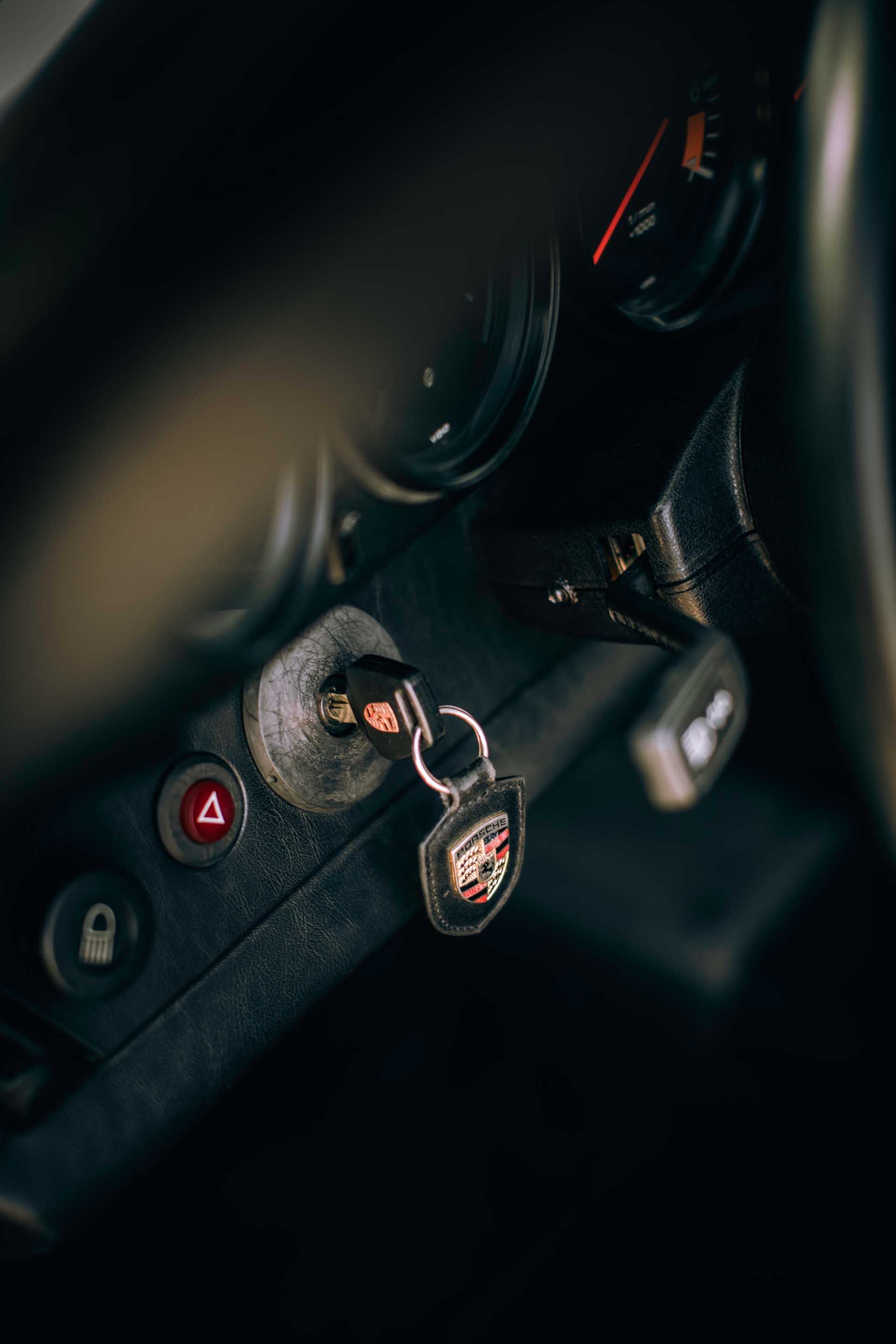 PORSCHE 911 SC Targa-image-11