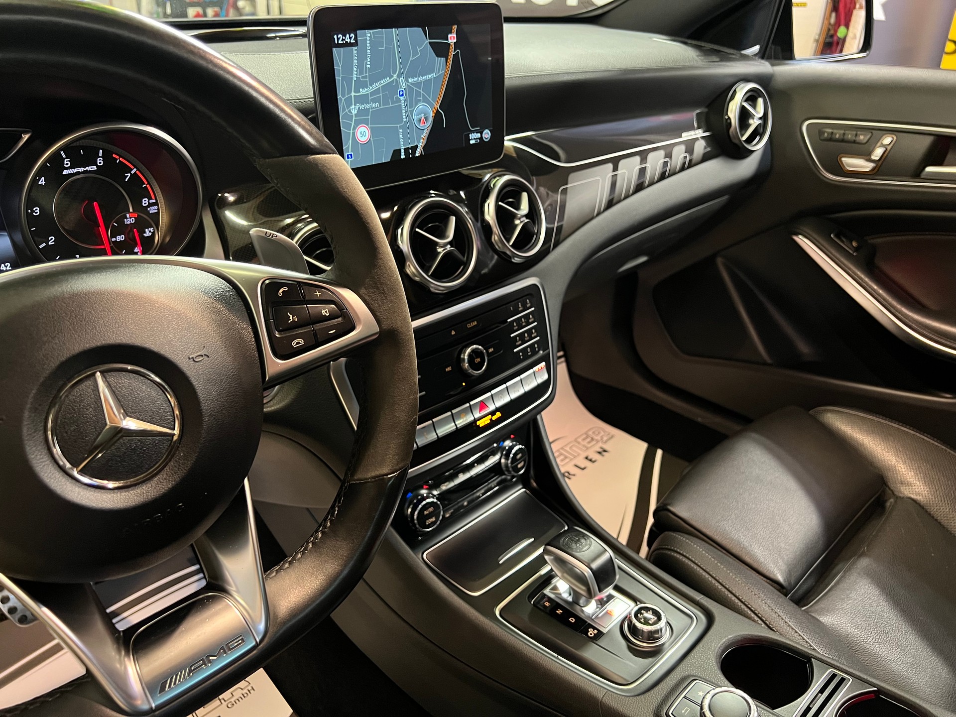 MERCEDES-BENZ "GLA 45 AMG" 4MATIC 7G-DCT. CH AUTO MB AUSLIEFERUNG. SAUBER UND GEPFLEGT. AB MFK !!-image-20