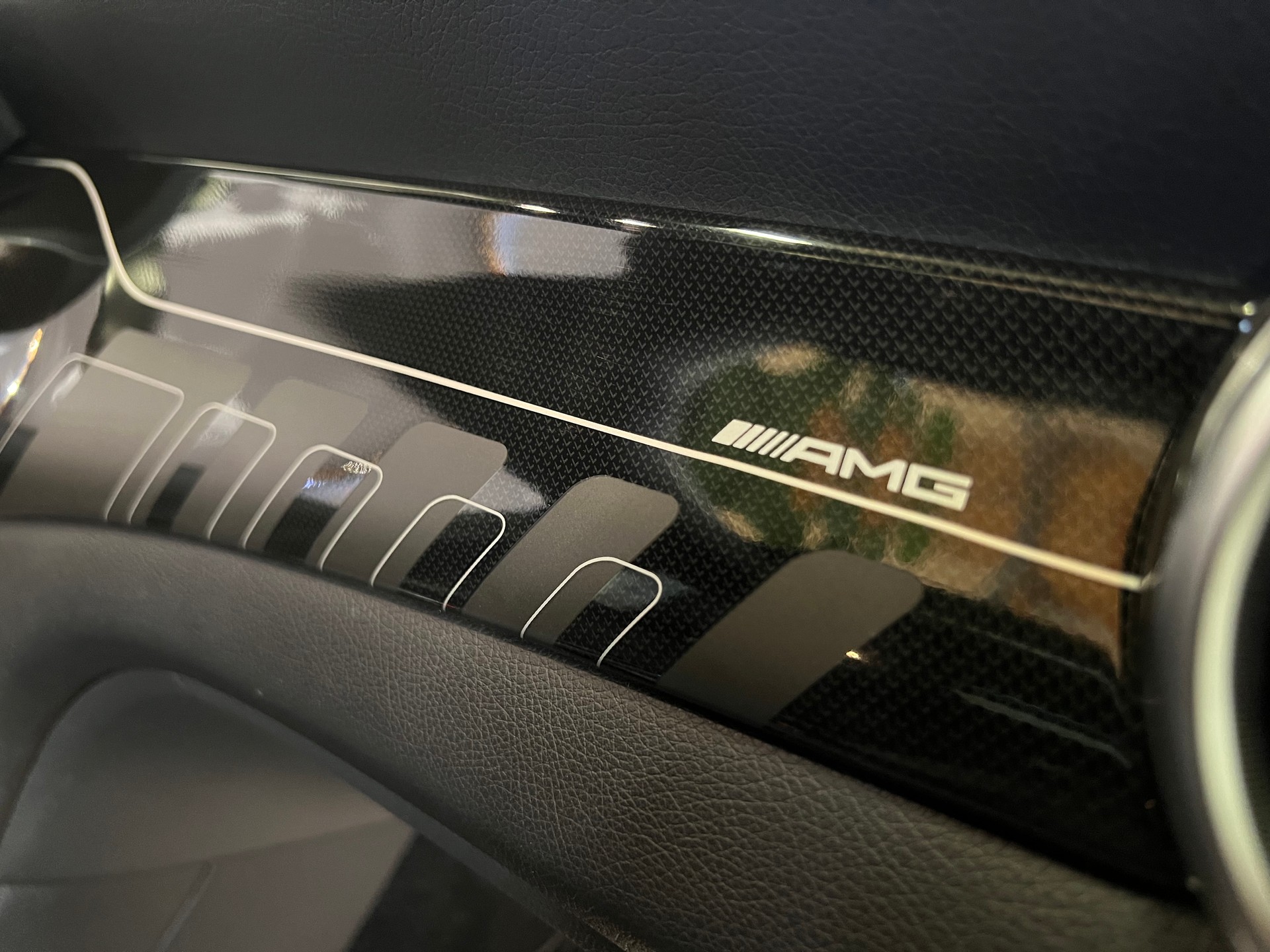 MERCEDES-BENZ "GLA 45 AMG" 4MATIC 7G-DCT. CH AUTO MB AUSLIEFERUNG. SAUBER UND GEPFLEGT. AB MFK !!-image-30