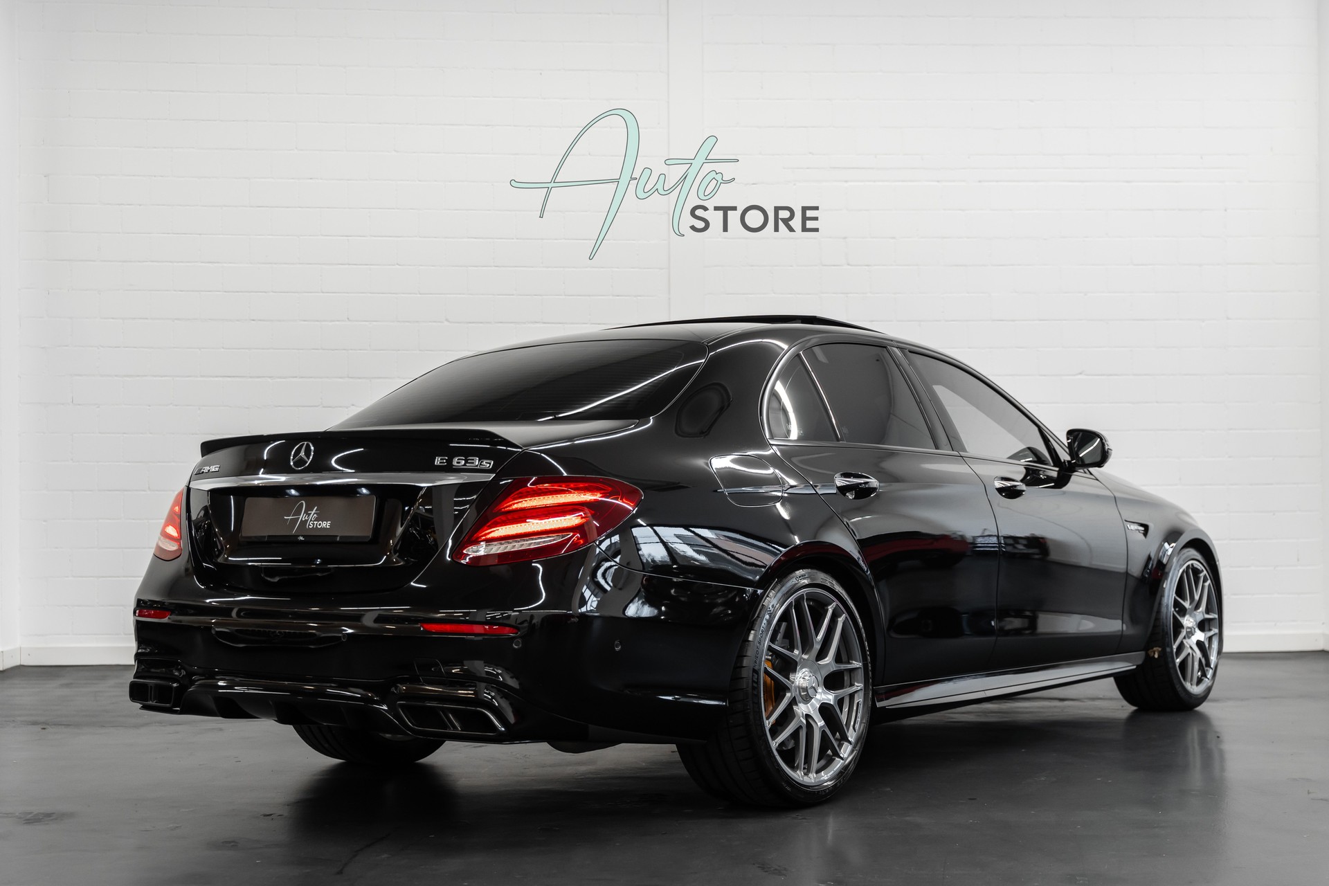 MERCEDES-BENZ E 63 AMG S 4Matic Speedshift MCT-showroom-element-1