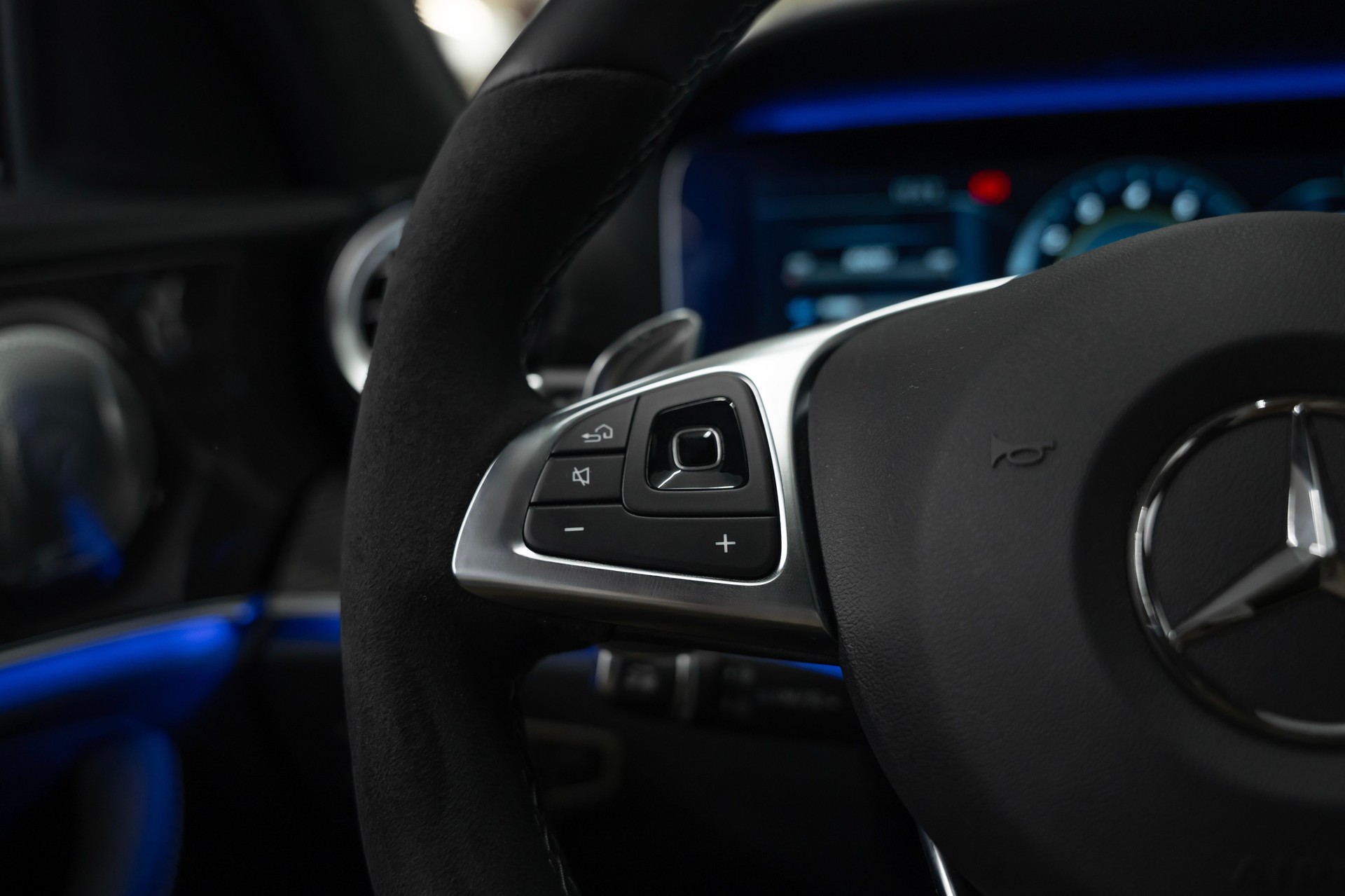 MERCEDES-BENZ E 63 AMG S 4Matic Speedshift MCT-image-21