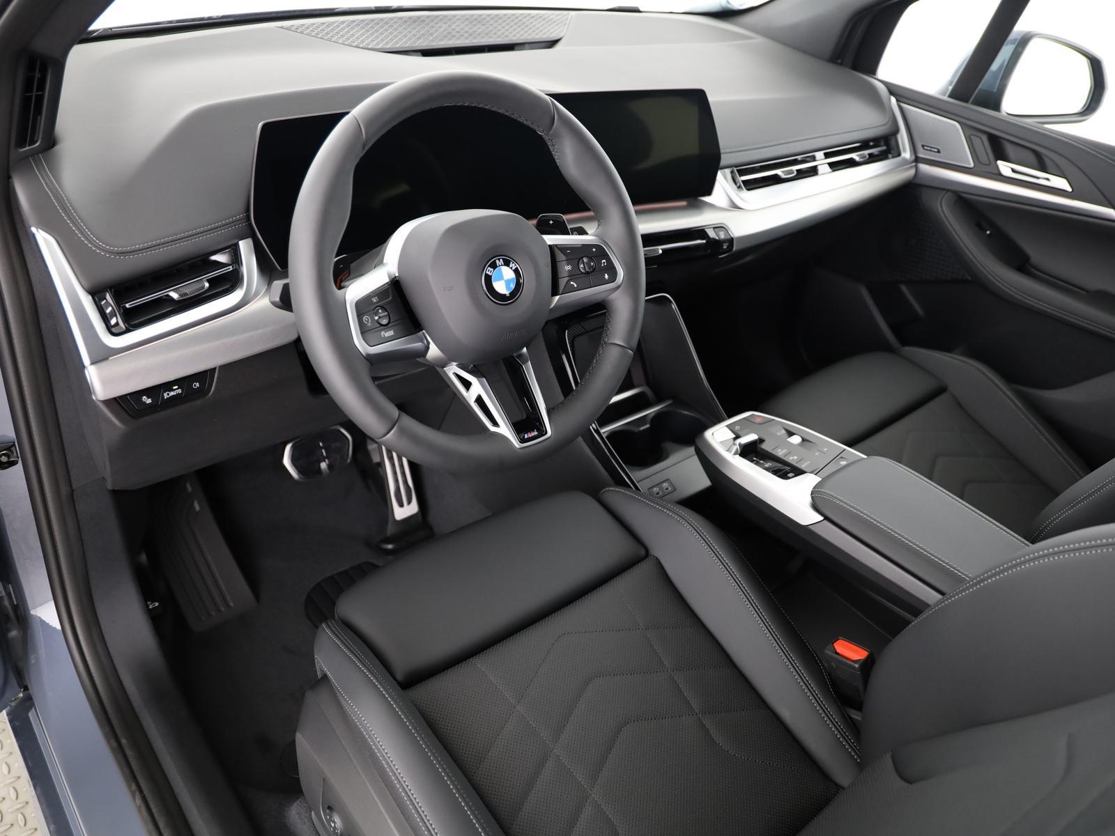 BMW 220i Active Tourer M Sport-image-10