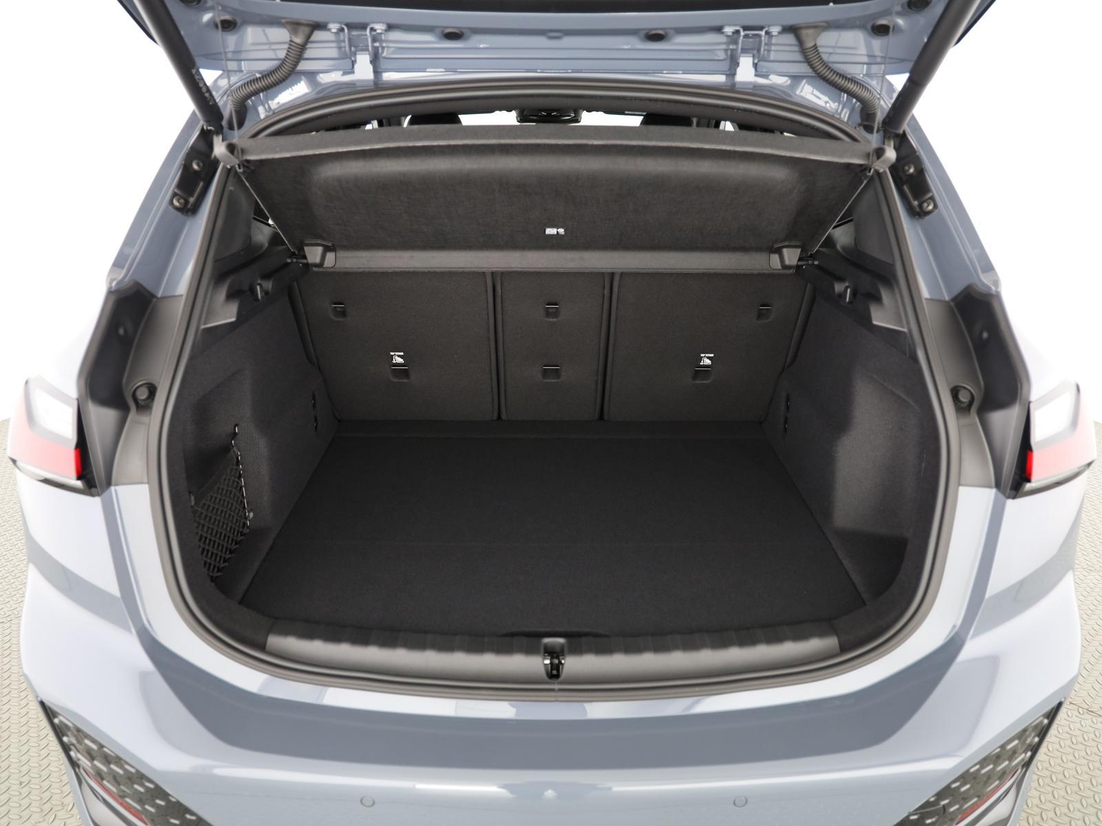 BMW 220i Active Tourer M Sport-image-18