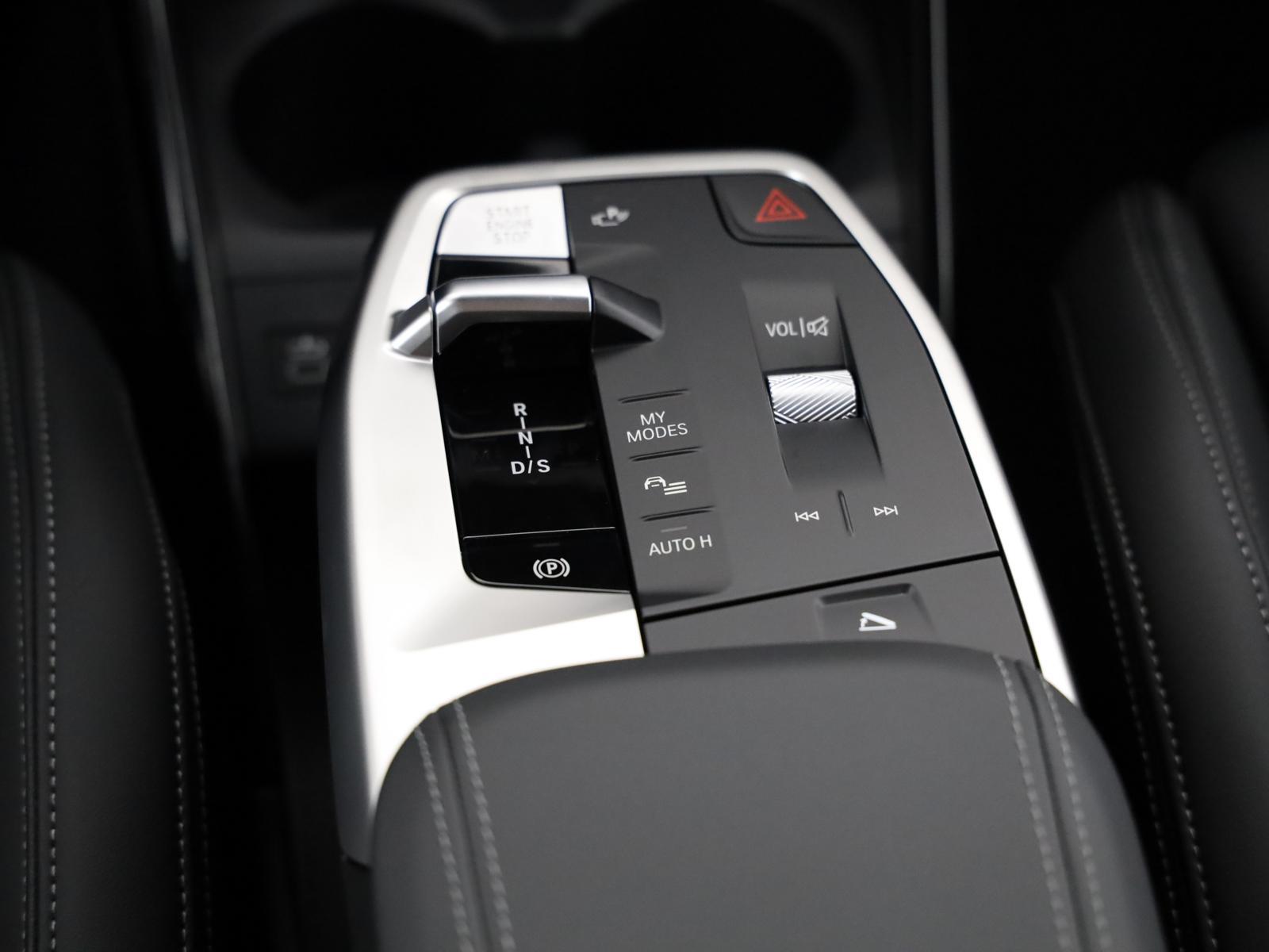 BMW 220i Active Tourer M Sport-image-15