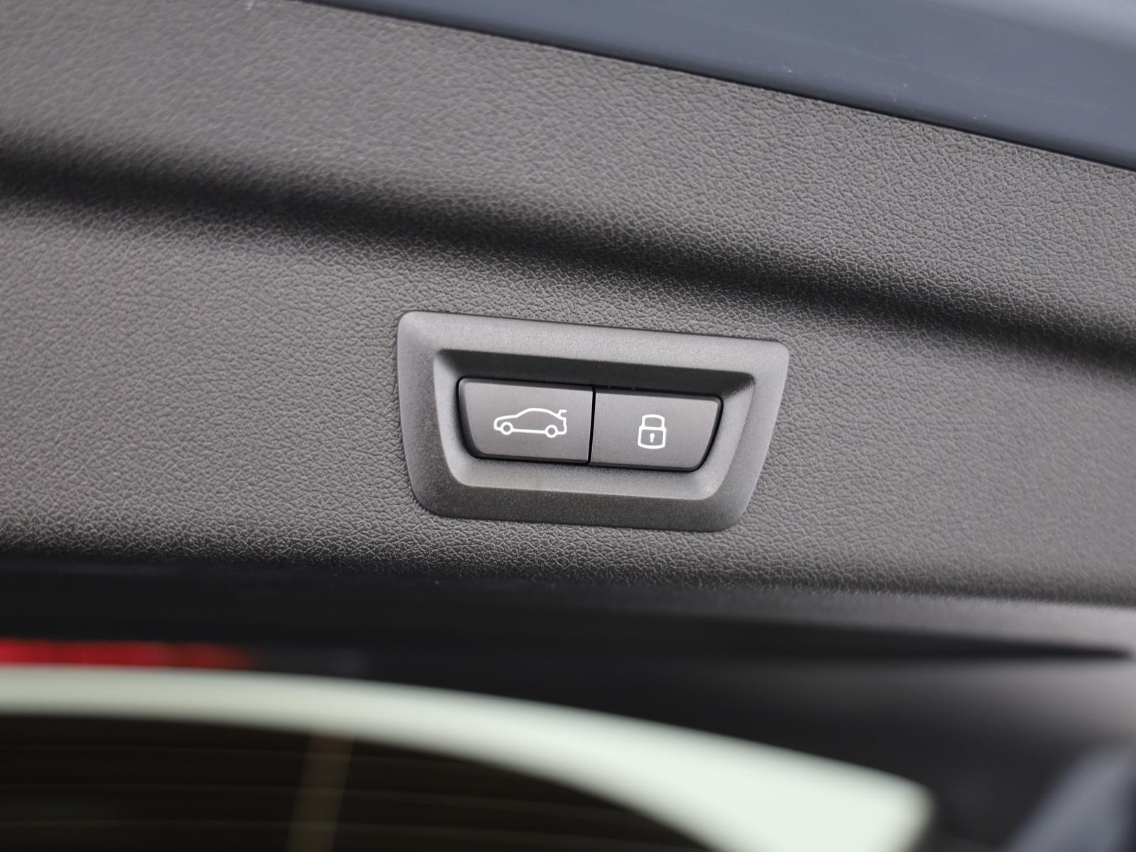 BMW 220i Active Tourer M Sport-image-6