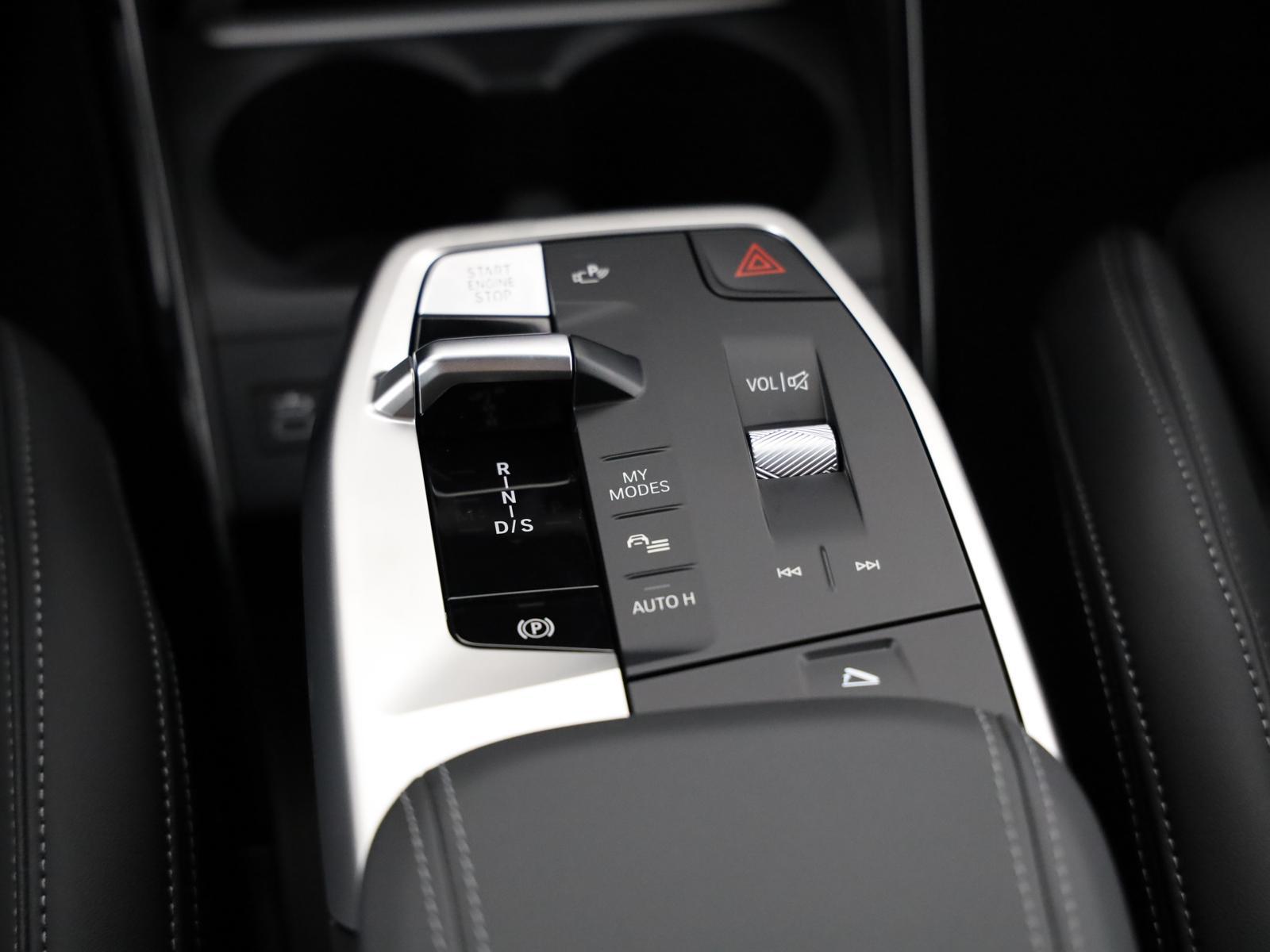 BMW 220i Active Tourer M Sport-image-16