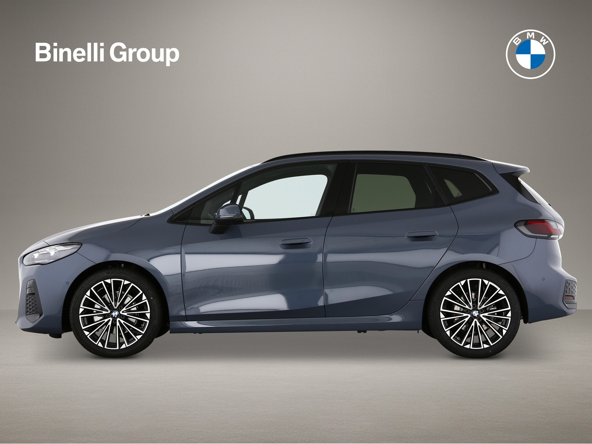 BMW 220i Active Tourer M Sport-image-1