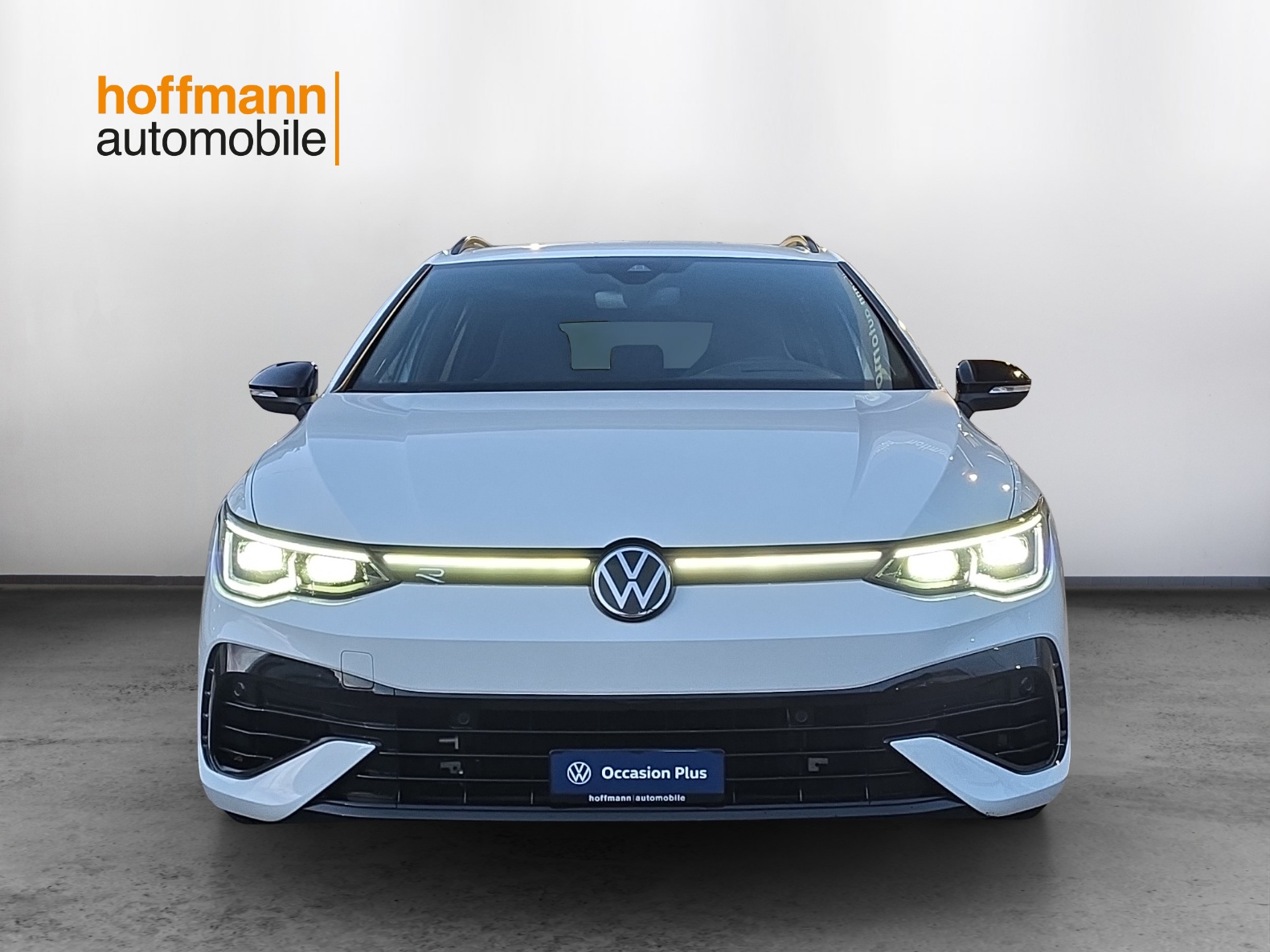 VW Golf Variant 2.0 TSI R DSG 4Motion-image-1