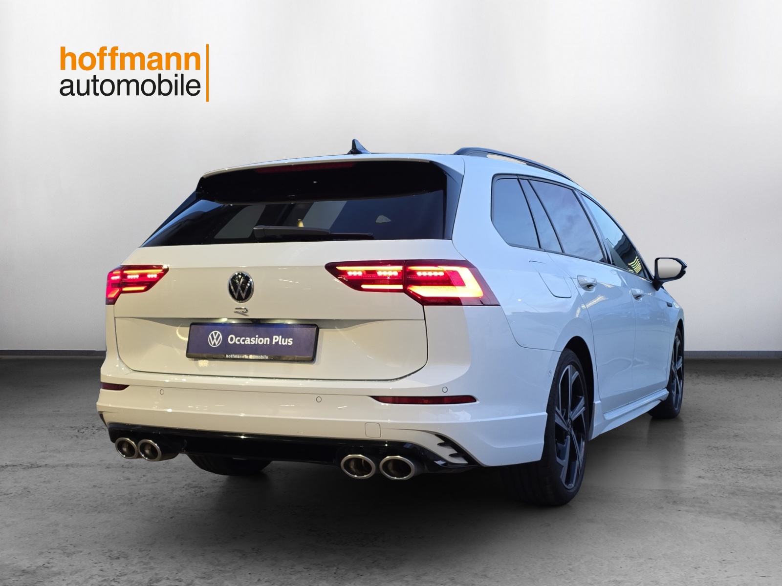 VW Golf Variant 2.0 TSI R DSG 4Motion-image-3