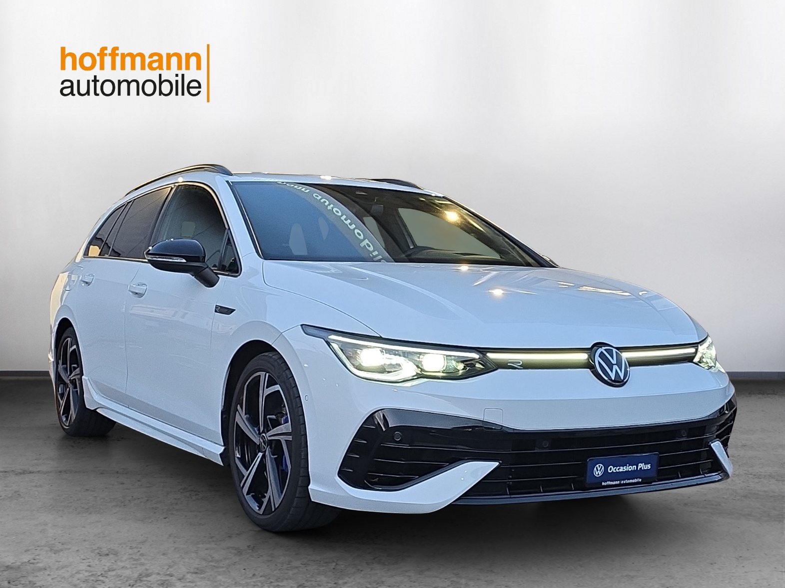 VW Golf Variant 2.0 TSI R DSG 4Motion-image-2