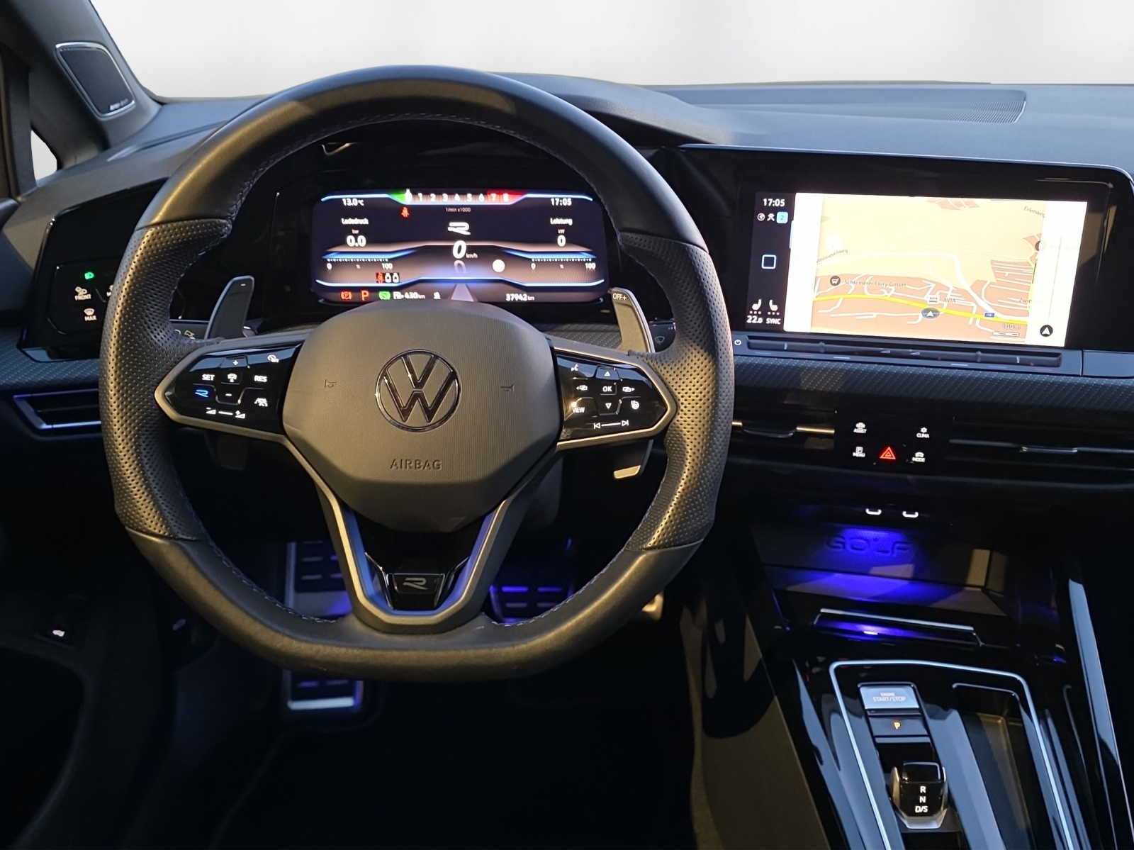 VW Golf Variant 2.0 TSI R DSG 4Motion-image-6