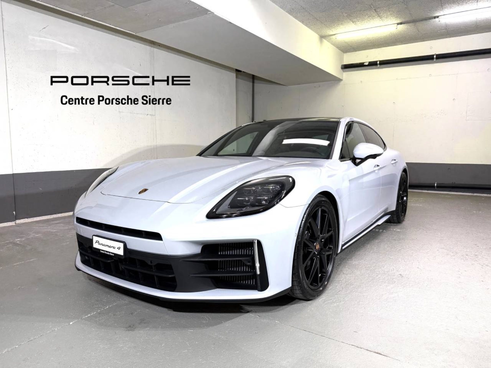 PORSCHE Panamera 4-image-0
