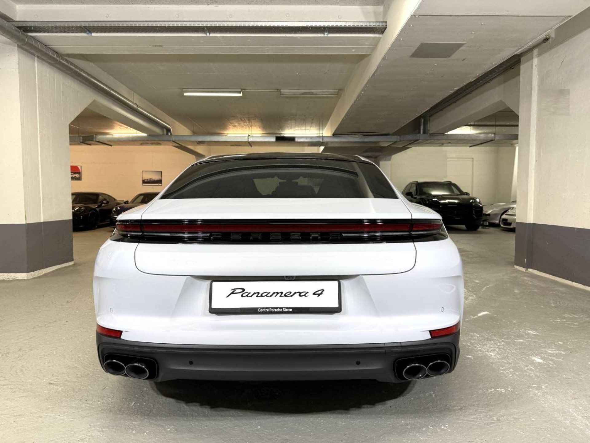 PORSCHE Panamera 4-image-5