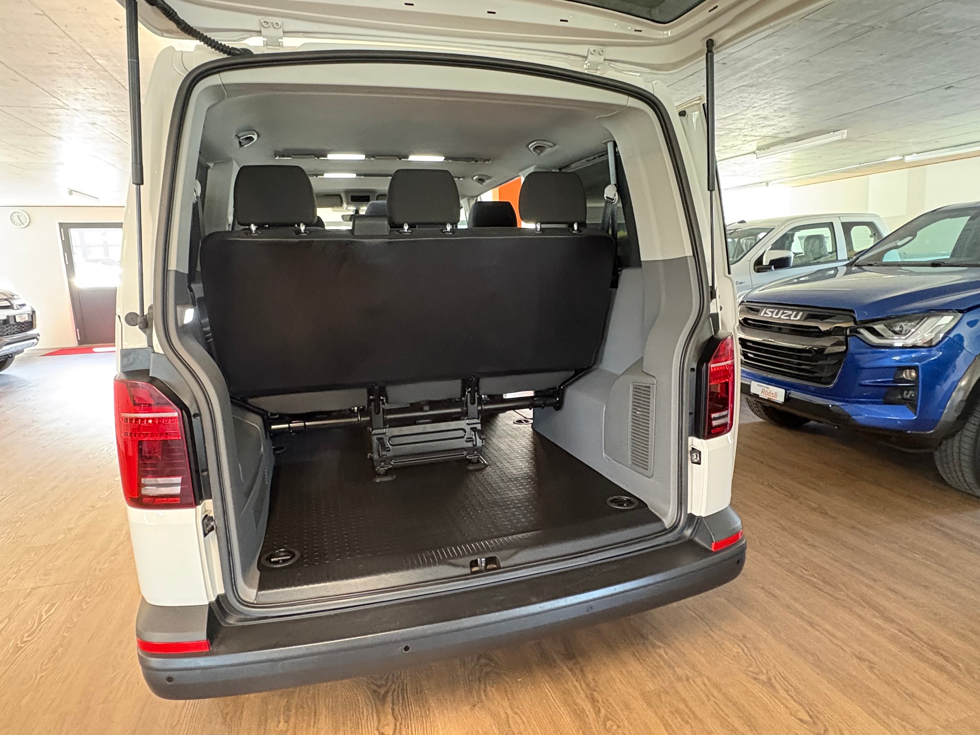 VW T6.1 Caravelle 2.0 TDI Comfortline 4Motion-image-15